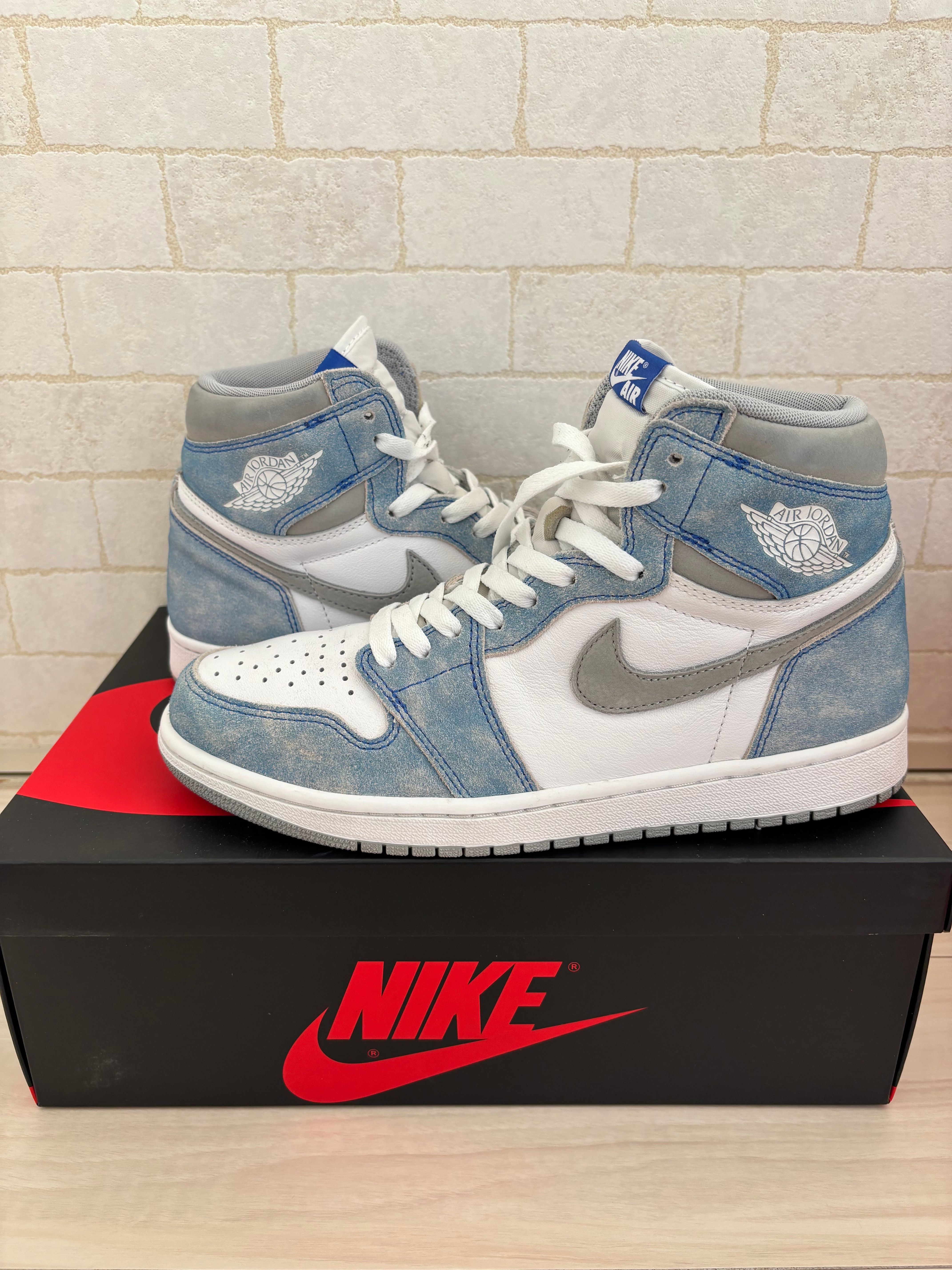 Nike Air Jordan 1 High OG "Hyper Royal"