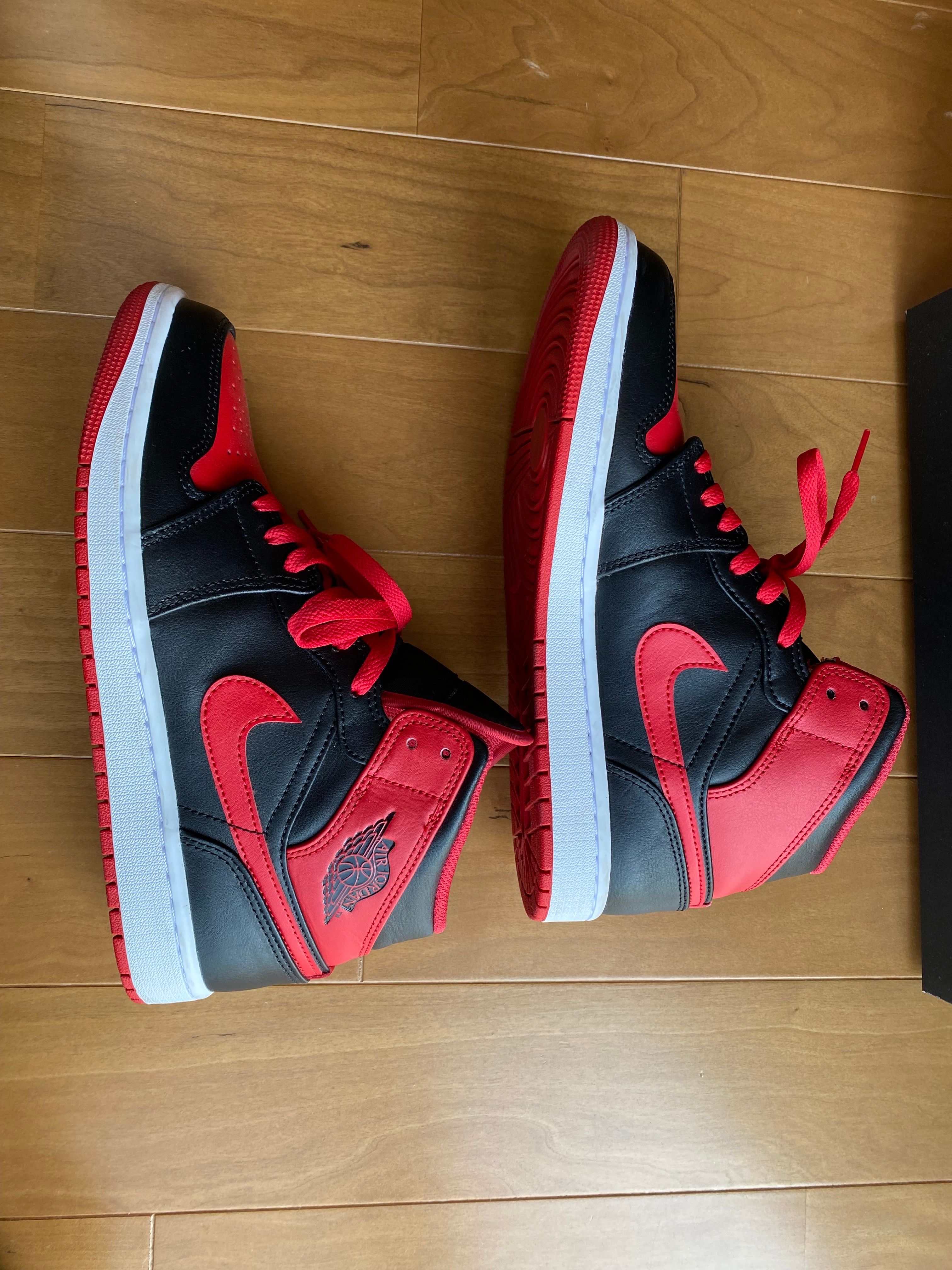 Nike Air Jordan 1 Mid "Bred Toe"
