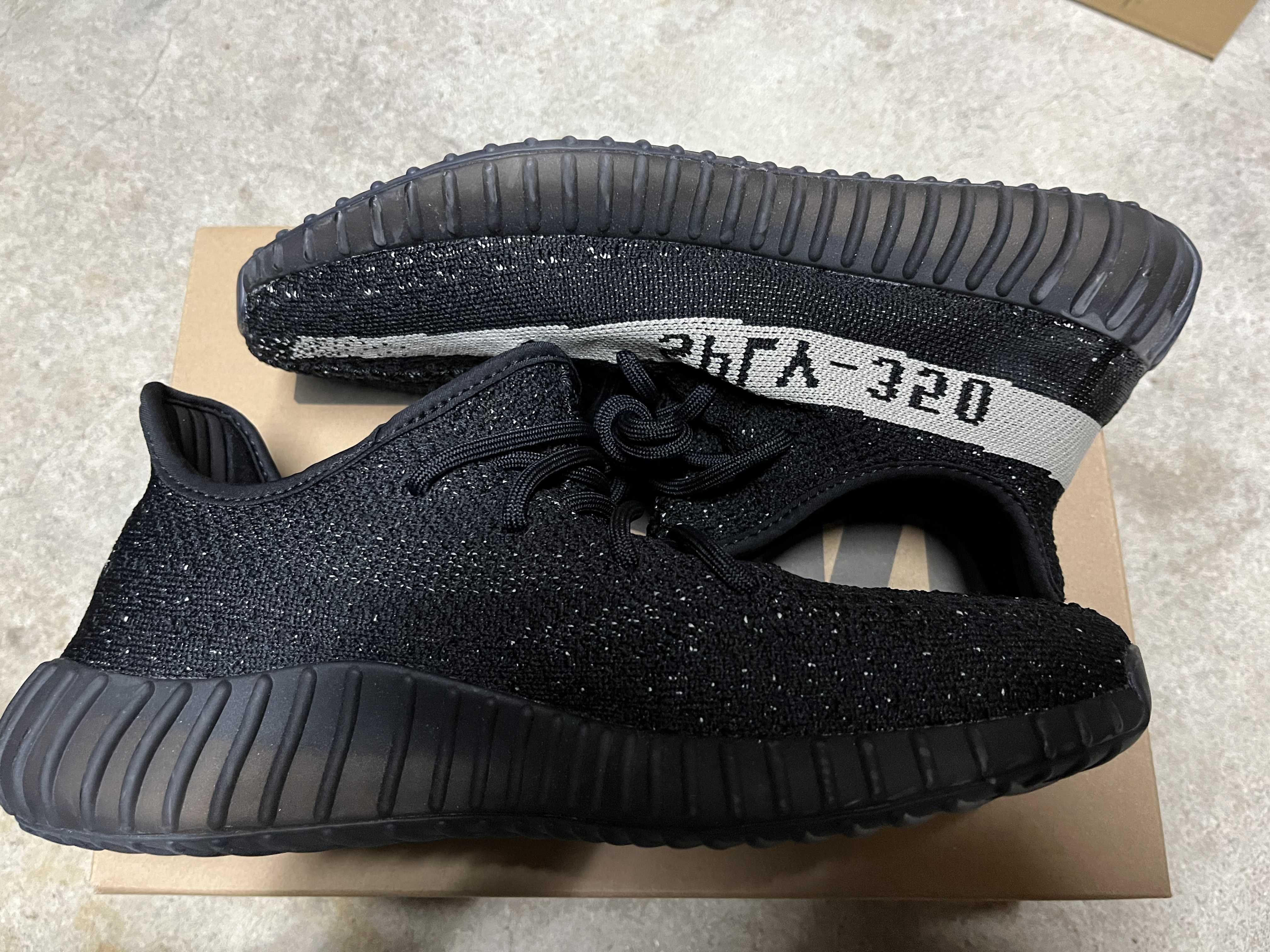 adidas YEEZY Boost 350 V2 "Oreo"