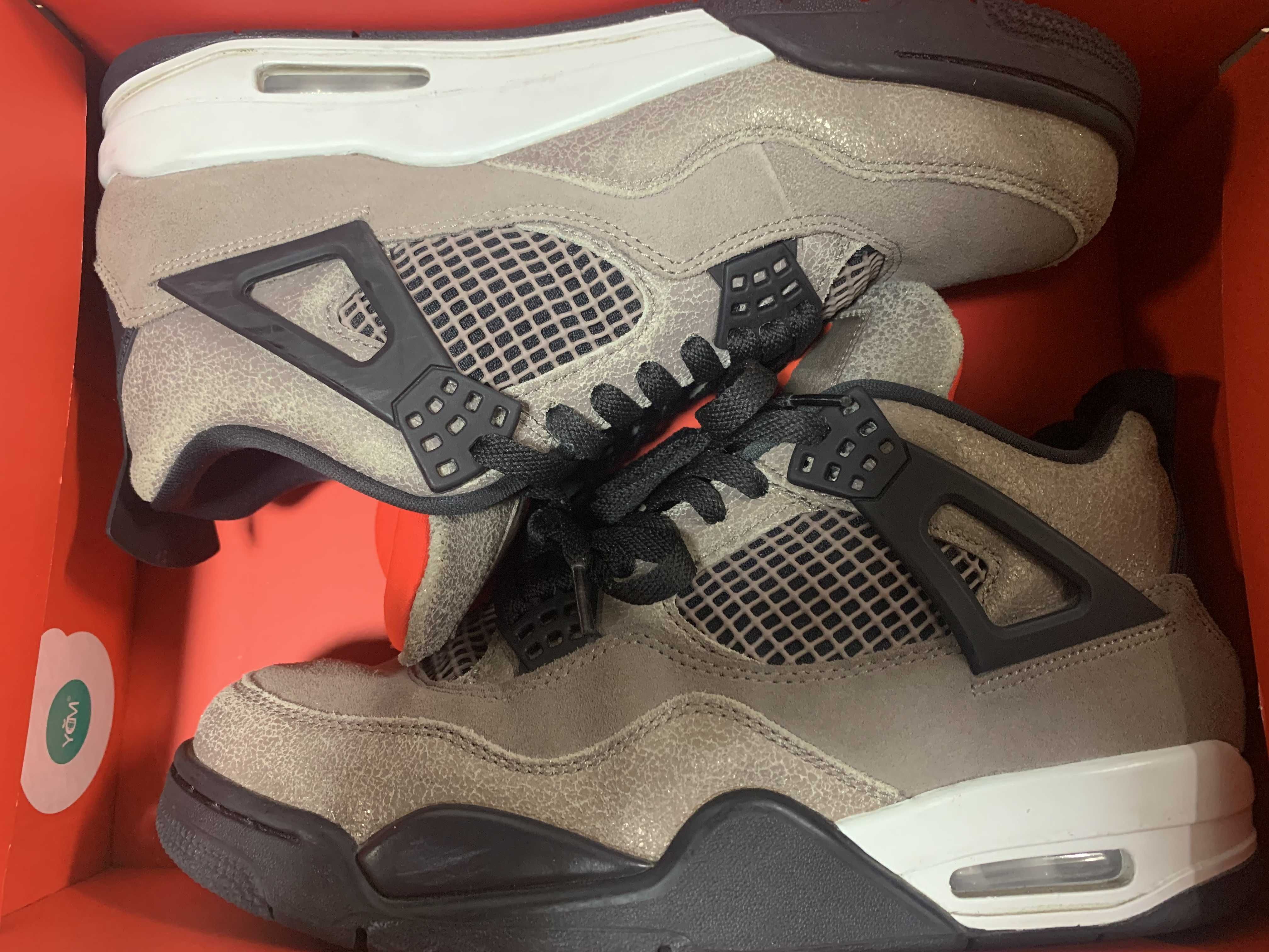 Nike Air Jordan 4 "Taupe Haze"
