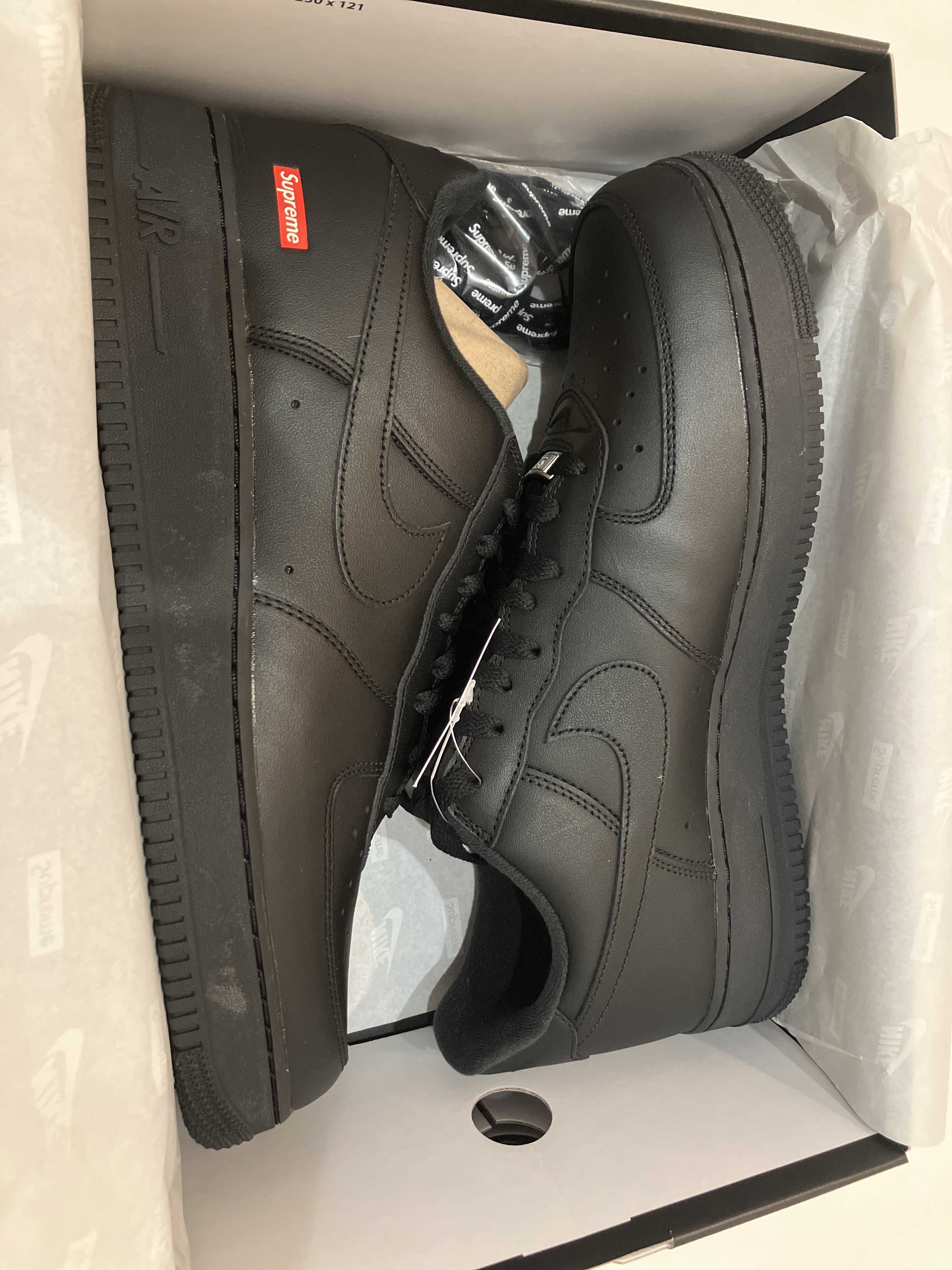 Supreme × Nike Air Force 1 Low "Black"