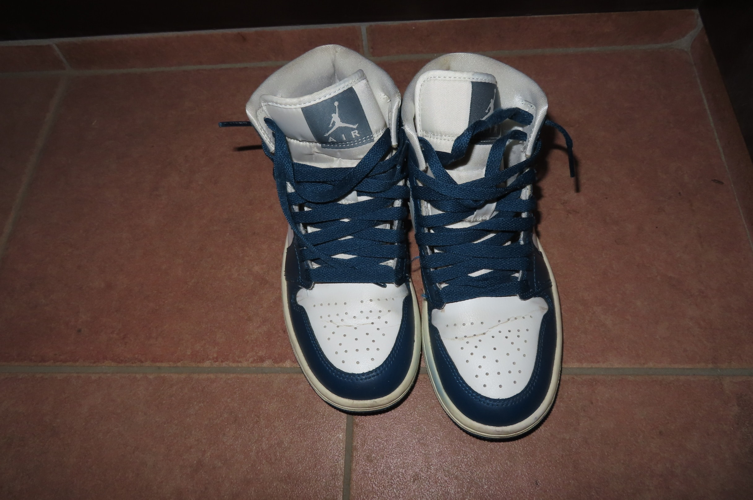 Nike Women's Air Jordan 1 Mid "Sky J French Blue"