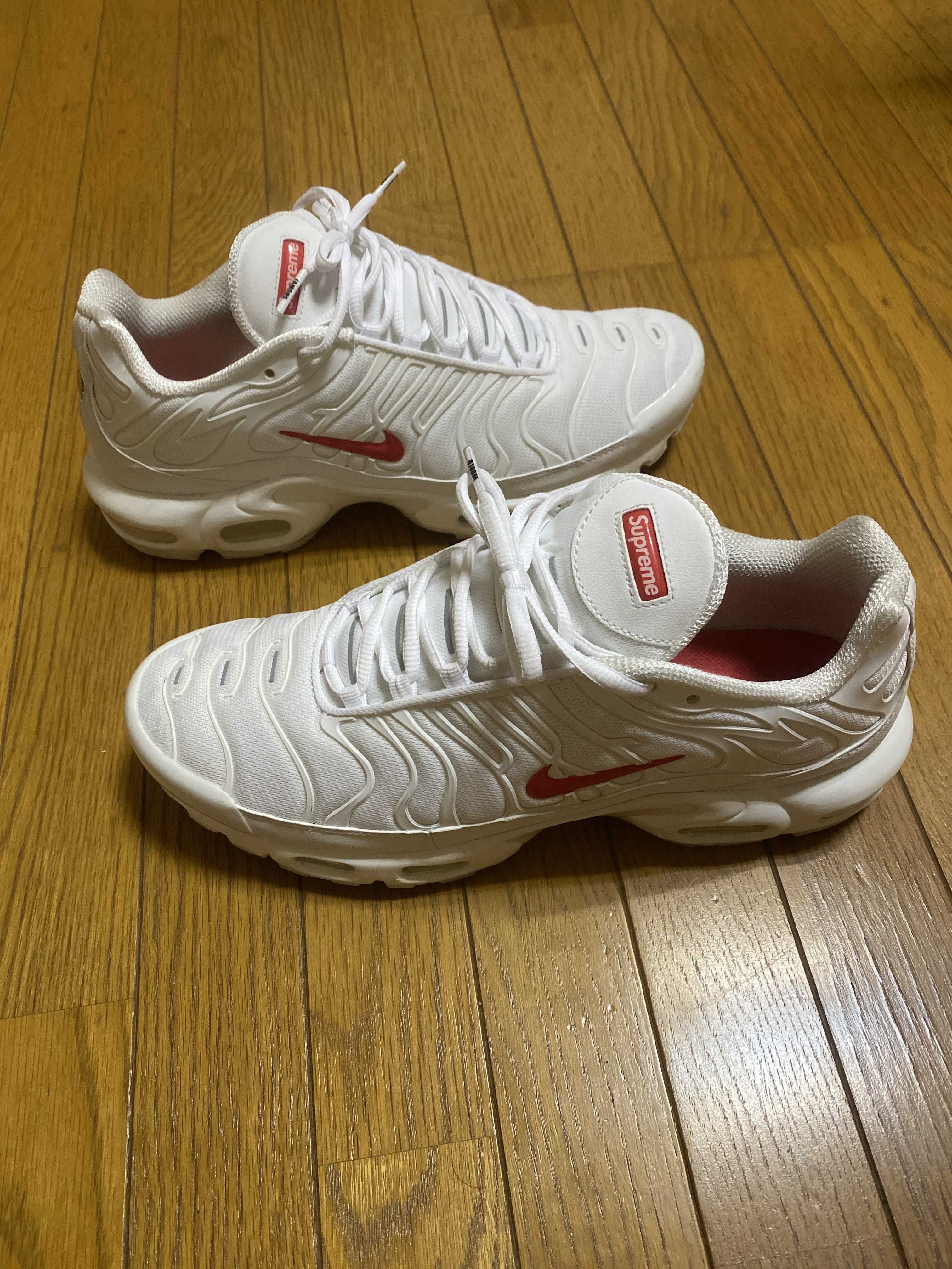 Supreme x Nike Air Max Plus TN "White/Speed Red"