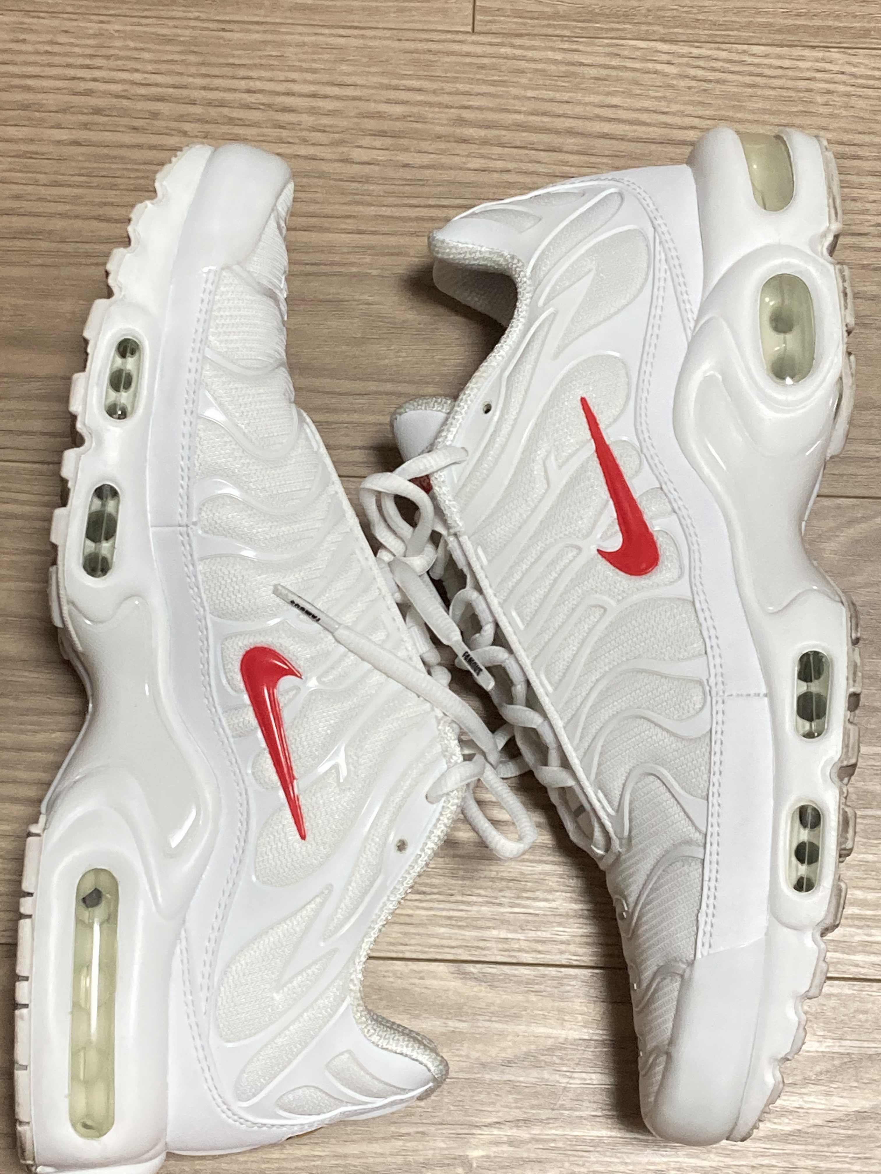 Supreme x Nike Air Max Plus TN "White/Speed Red"