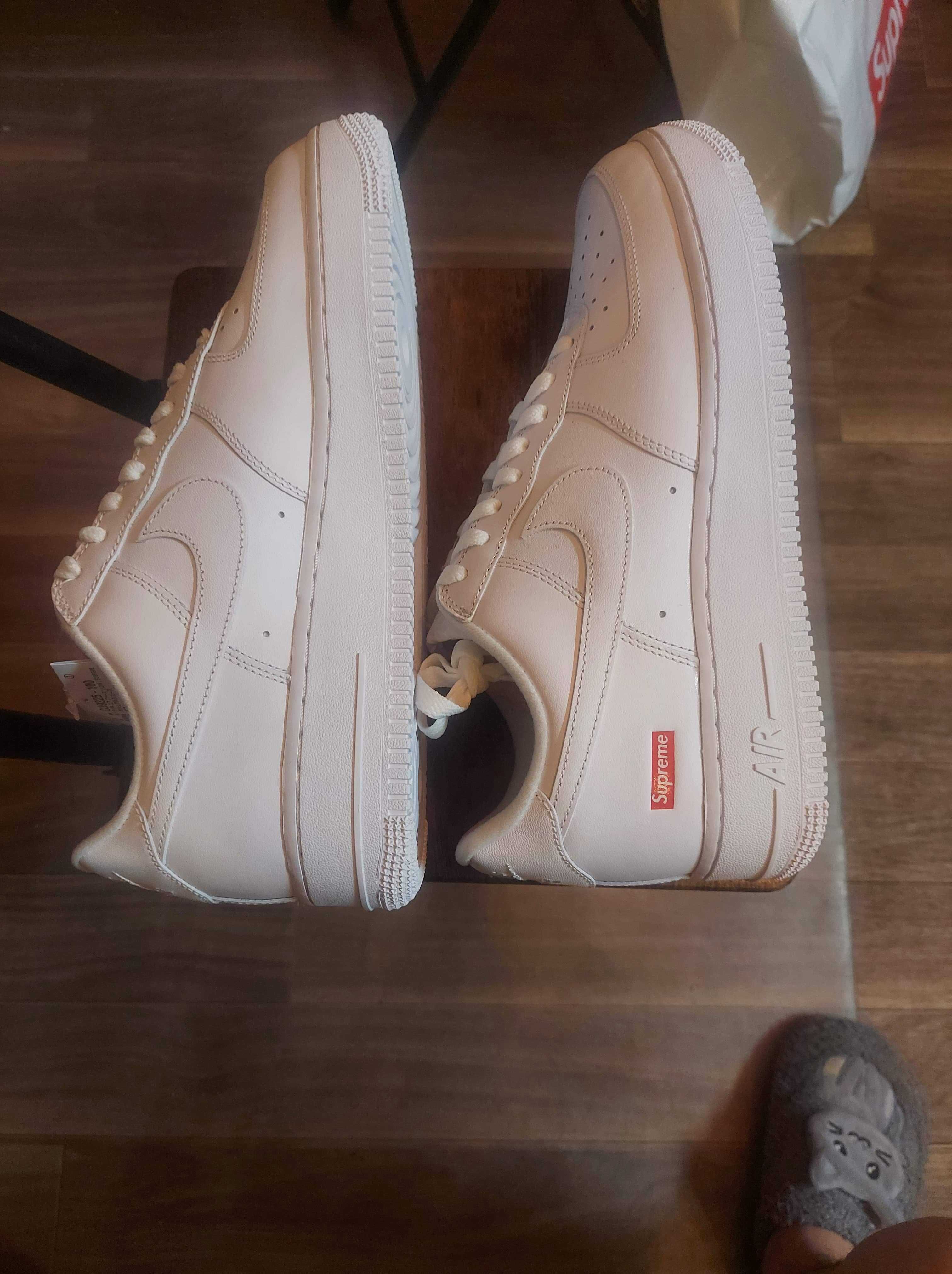 Supreme × Nike Air Force 1 Low "White"