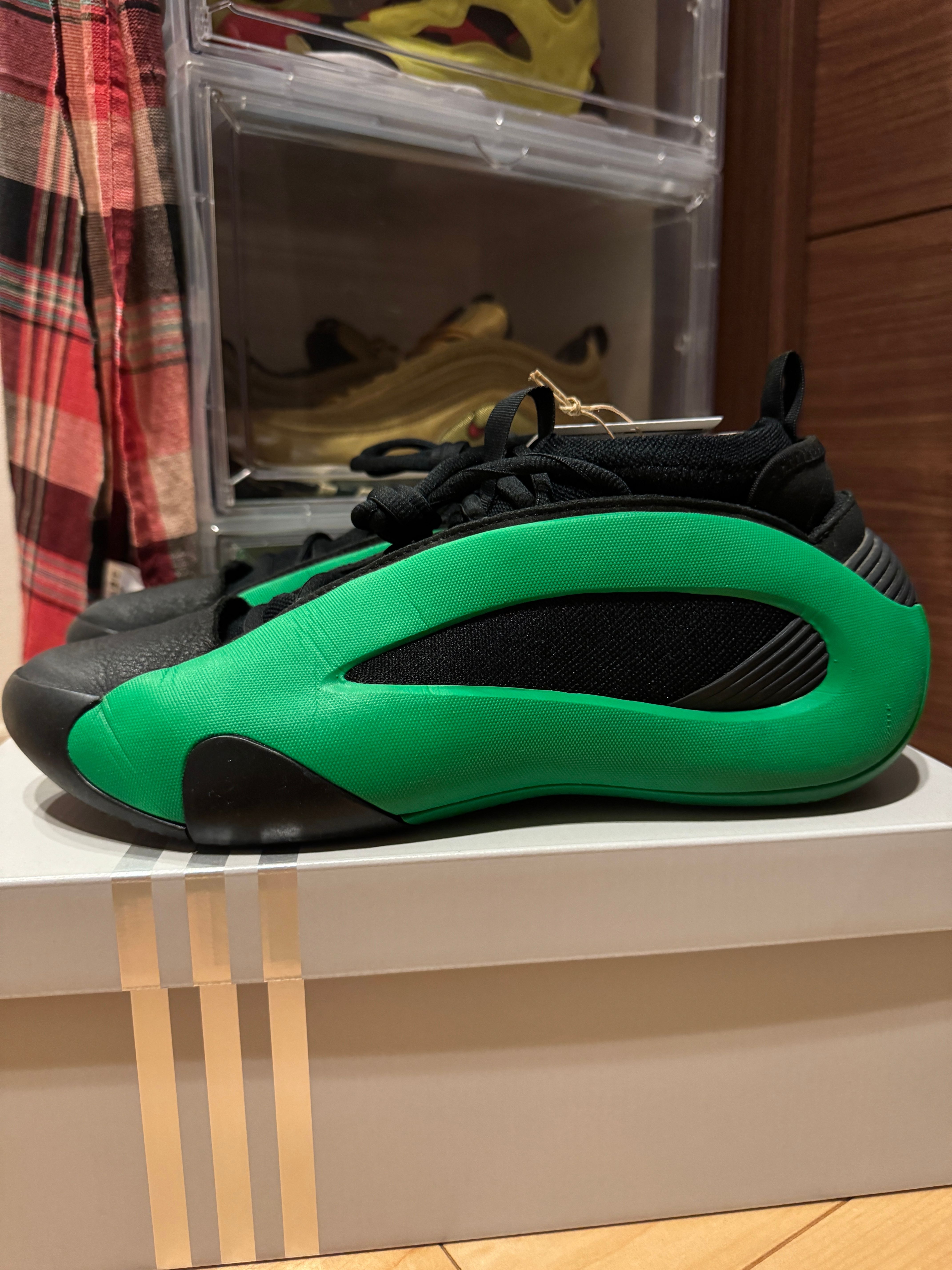 adidas Harden Volume 8 "Green/Core Black/Lucid Pink"