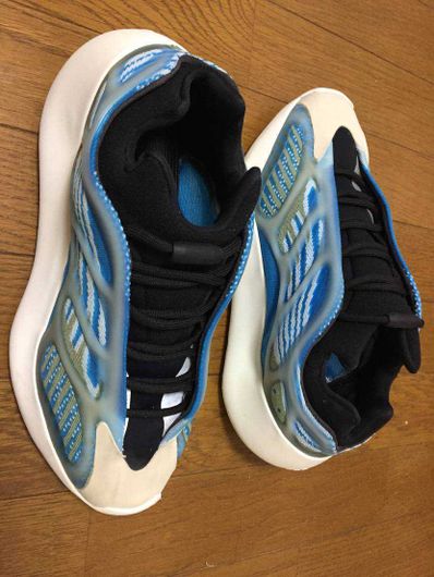 adidas YEEZY 700 V3 "Arzareth"