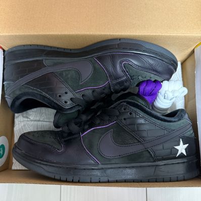 Familia × Nike SB Dunk Low First Avenue "Black/Voltage Purple-White"