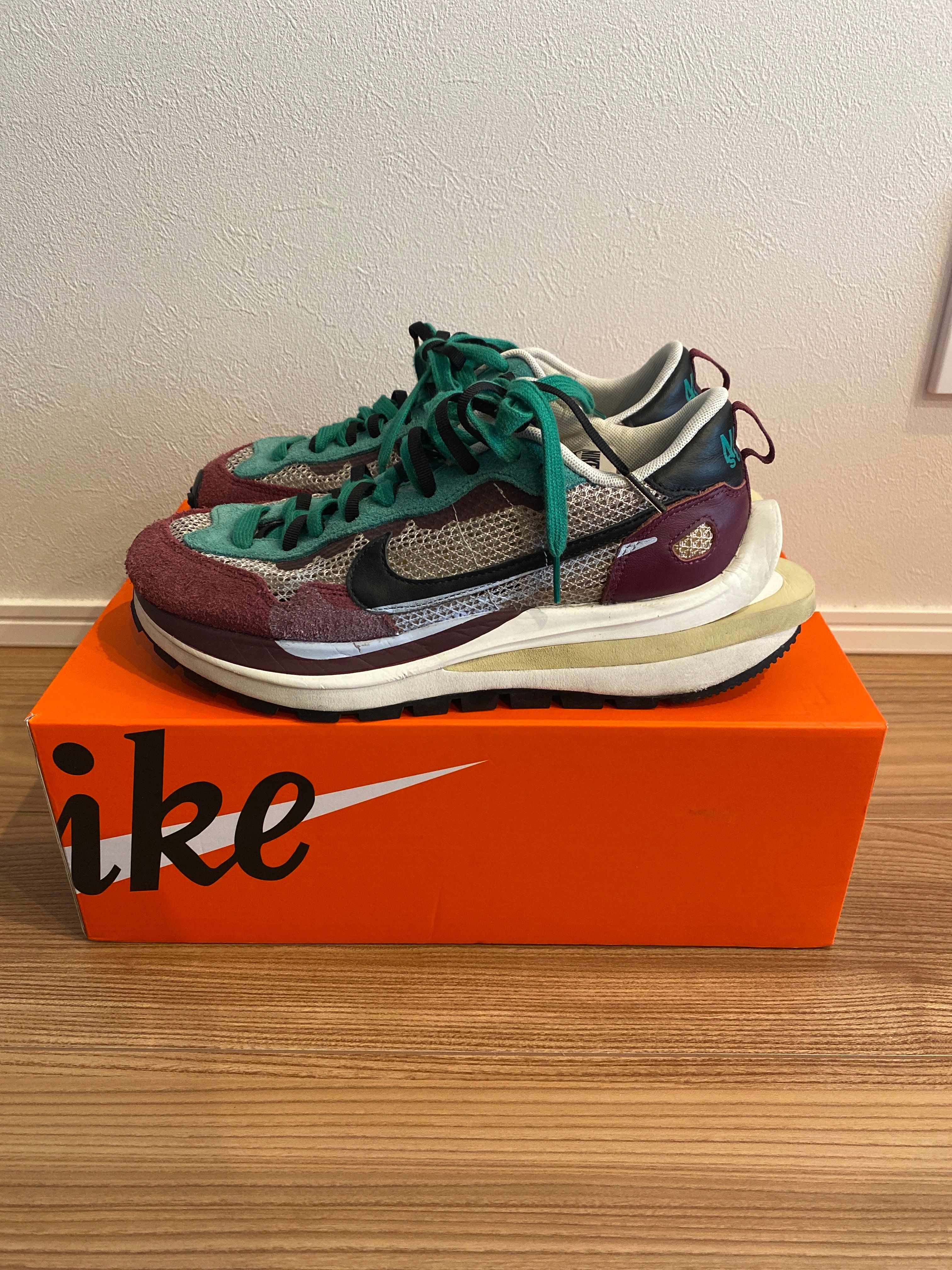 sacai × Nike Vapor Waffle "String/Red/Green"
