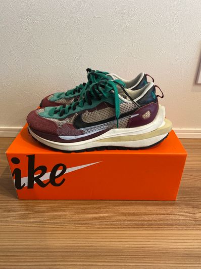 sacai × Nike Vapor Waffle "String/Red/Green"