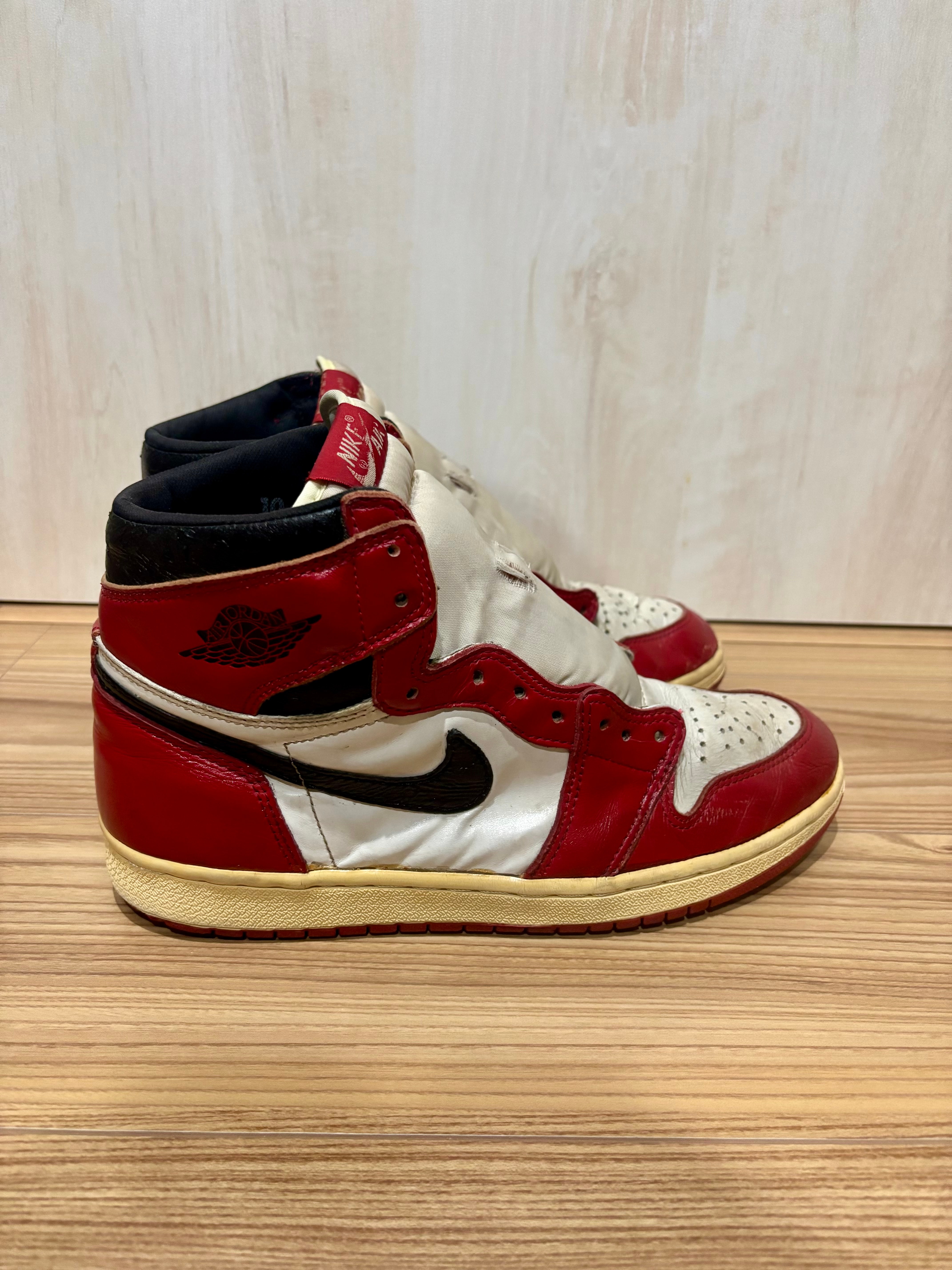 ナイキ エアジョーダン1 レトロ ハイ 