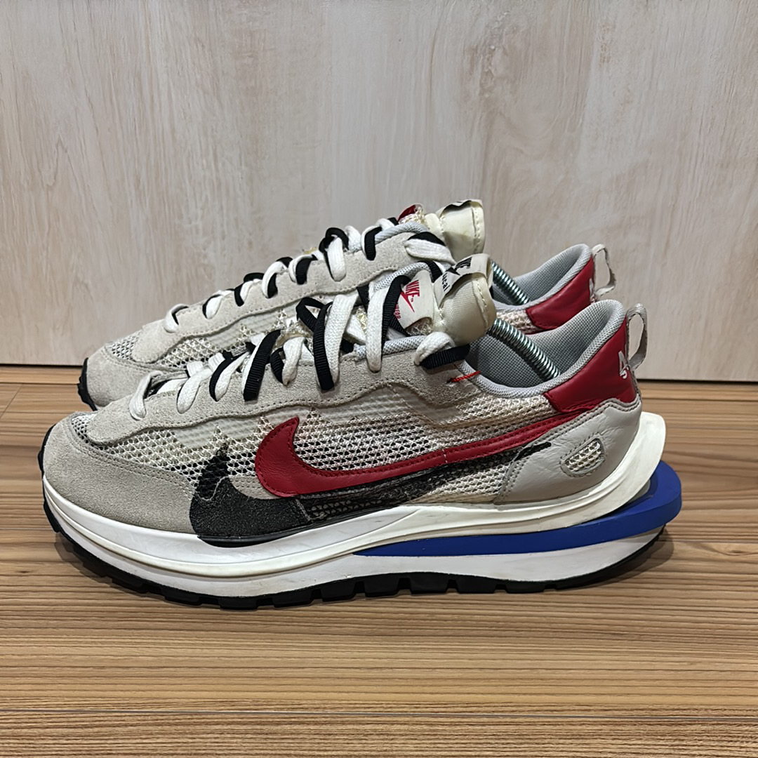 sacai × Nike Vapor Waffle "Royal Fuchsia"