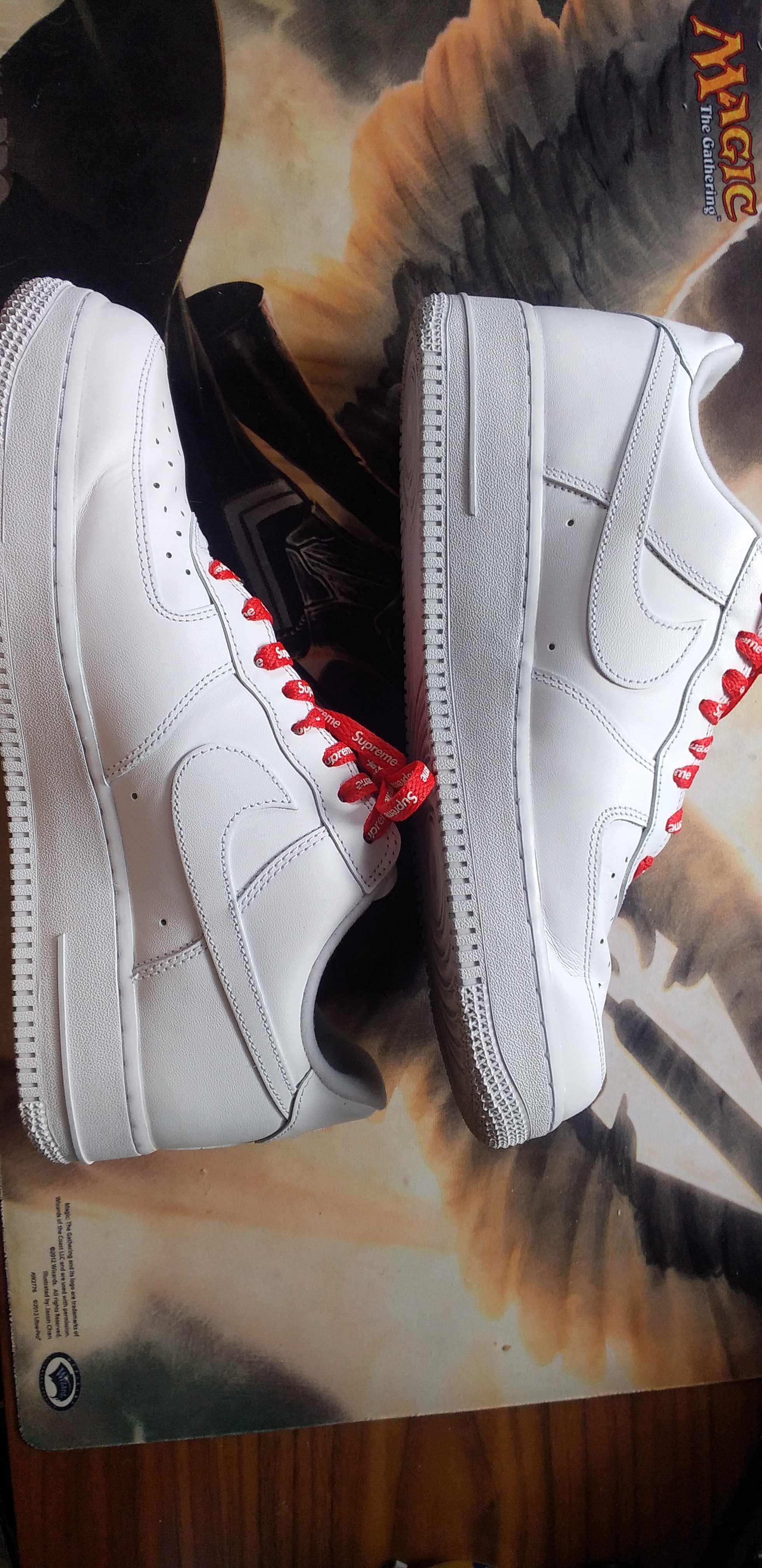 Supreme × Nike Air Force 1 Low "White"