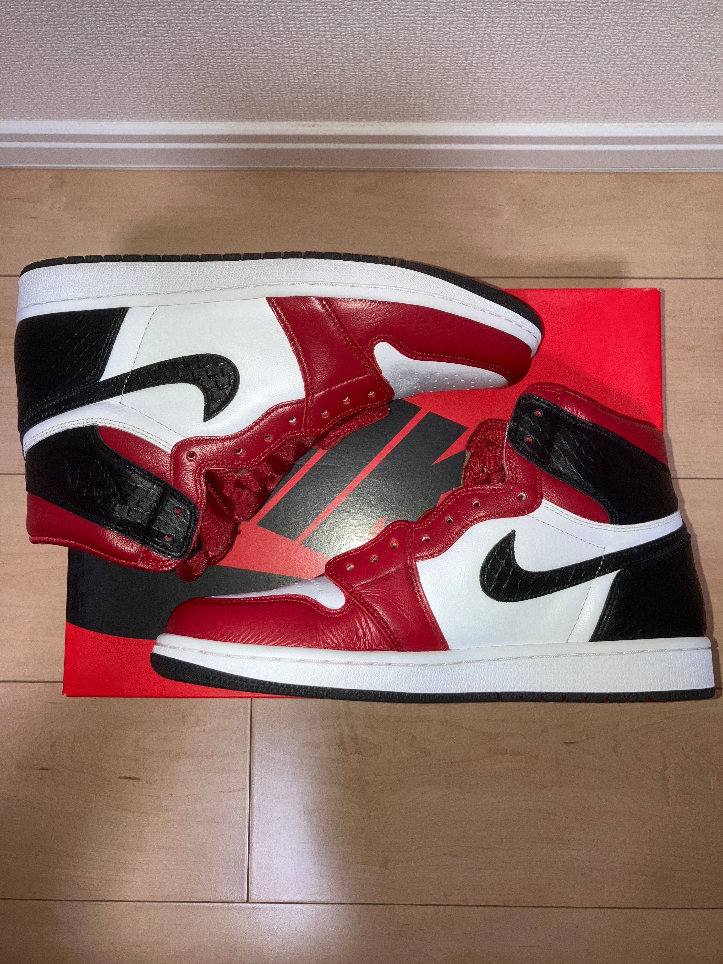 Nike Women's Air Jordan 1 High OG "Satin Red"