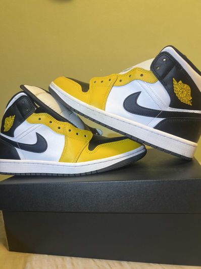 Nike Air Jordan 1 Mid "Yellow Ochre"