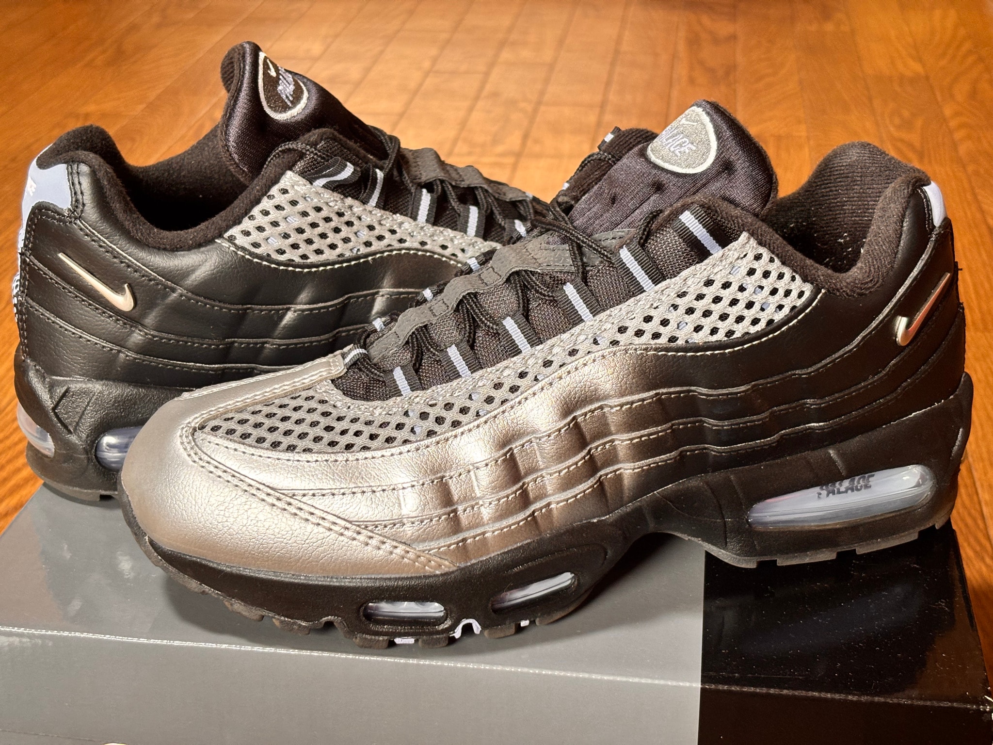 Palace Skateboards × Nike Air Max 95 Big Bubble "Metallic Silver/Aluminum"