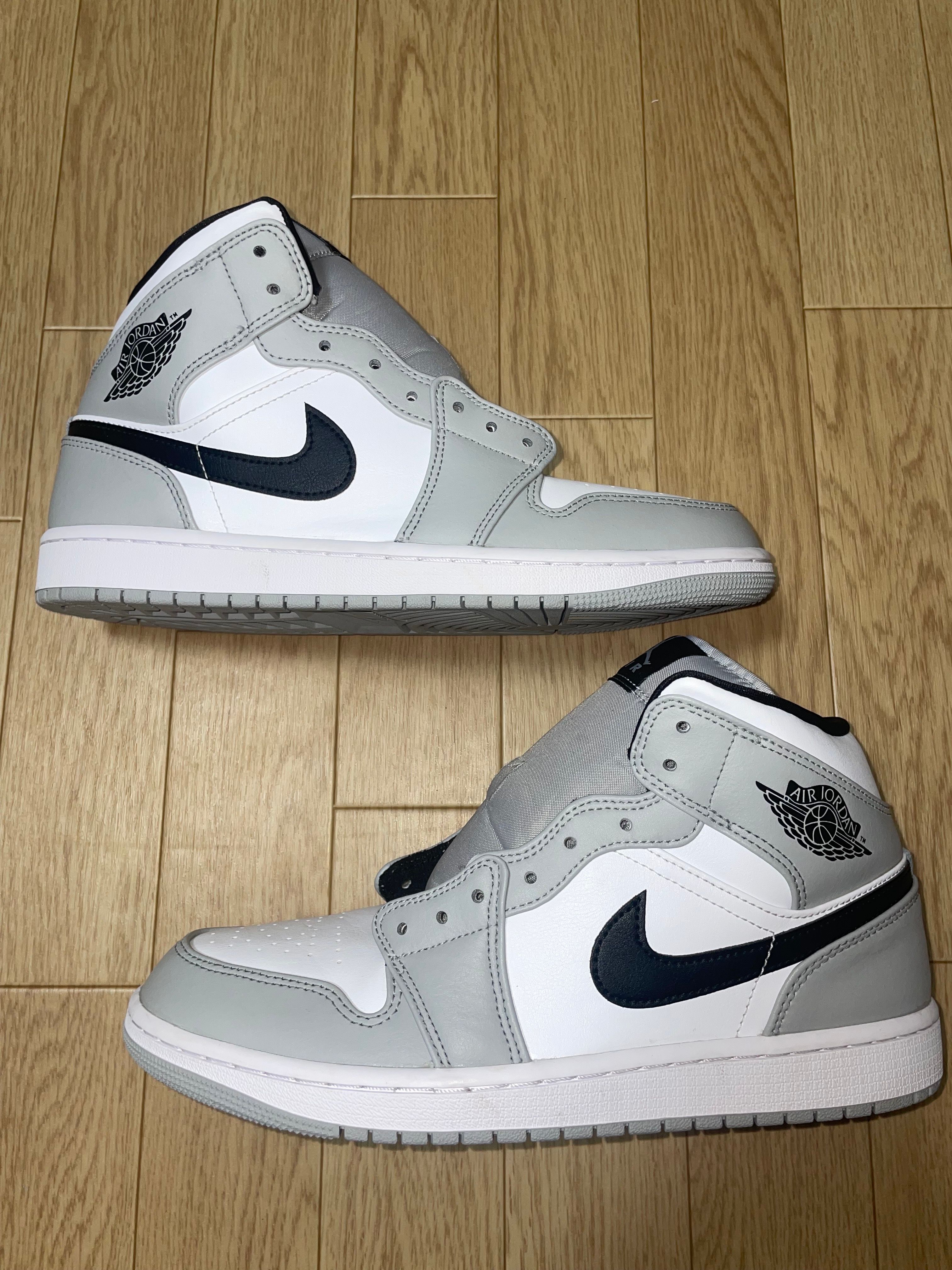 Nike Air Jordan 1 Mid "Light Smoke Grey/White/Black"