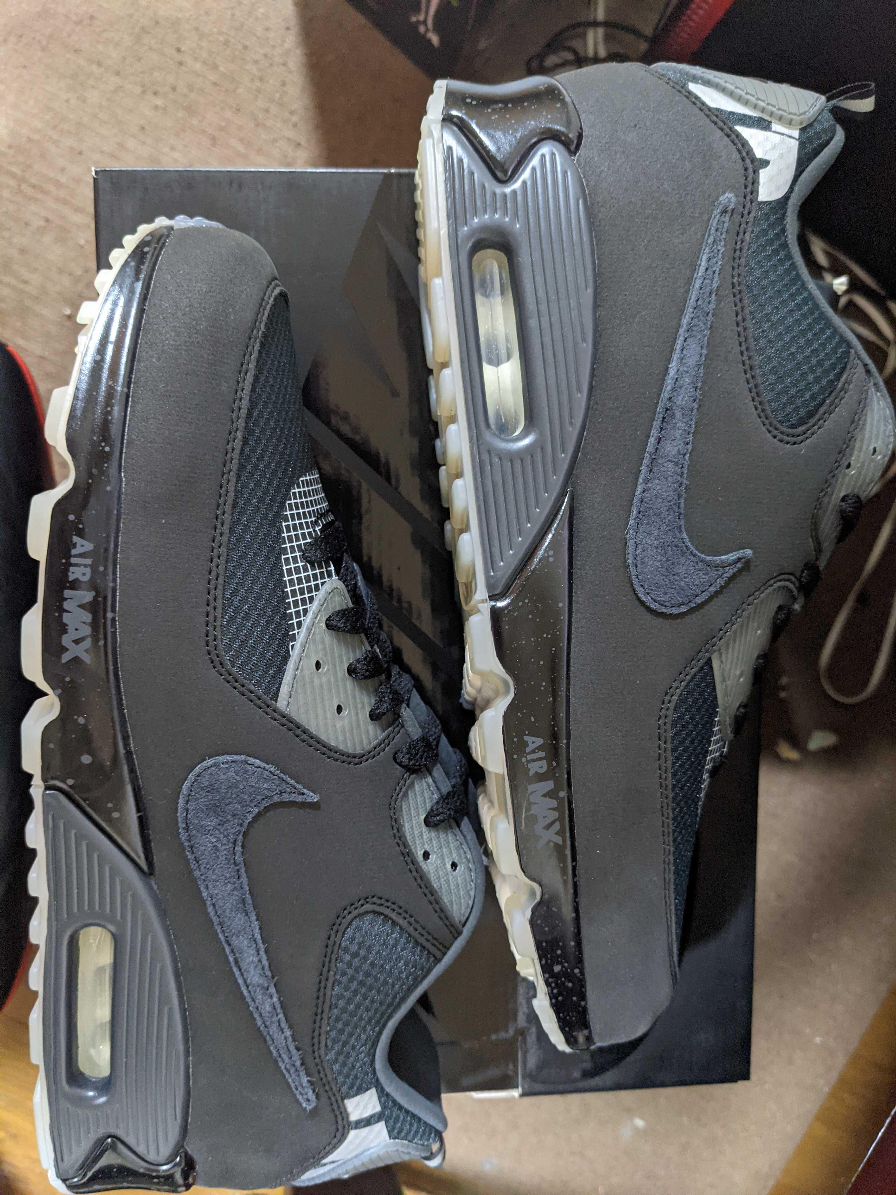 UNDEFEATED × Nike Air Max 90 "Black/Rush Pink"