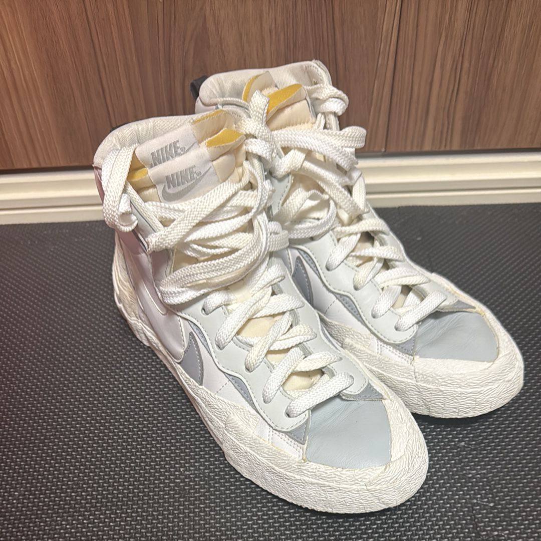 sacai × NIKE BLAZER MID "WHITE/WOLF GREY"