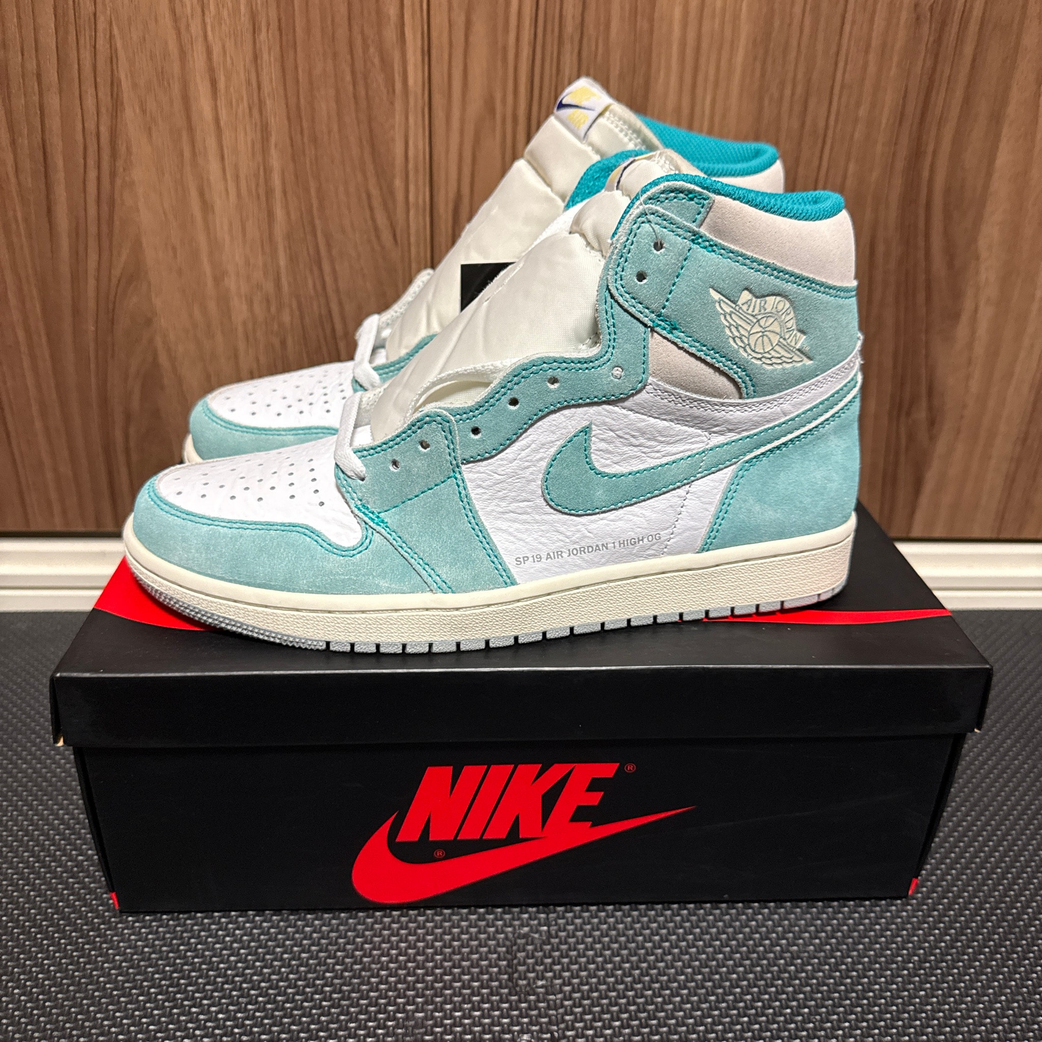 Nike Air Jordan 1 Retro High OG "Turbo Green"