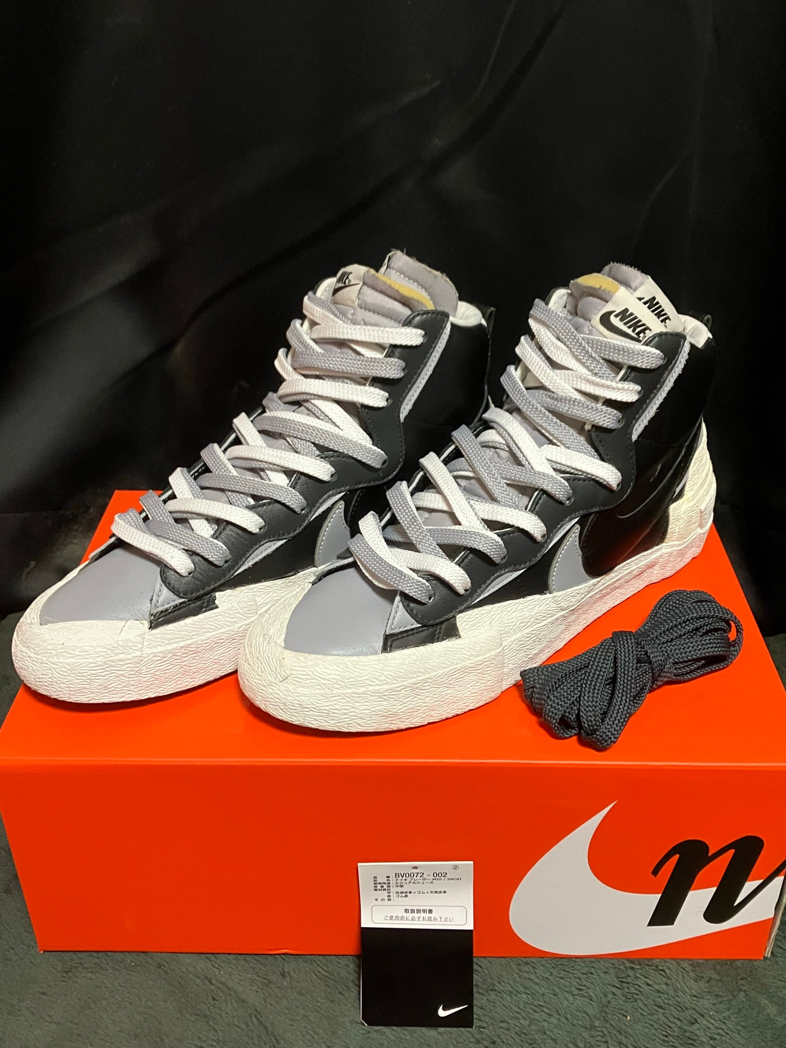 sacai × NIKE BLAZER MID 