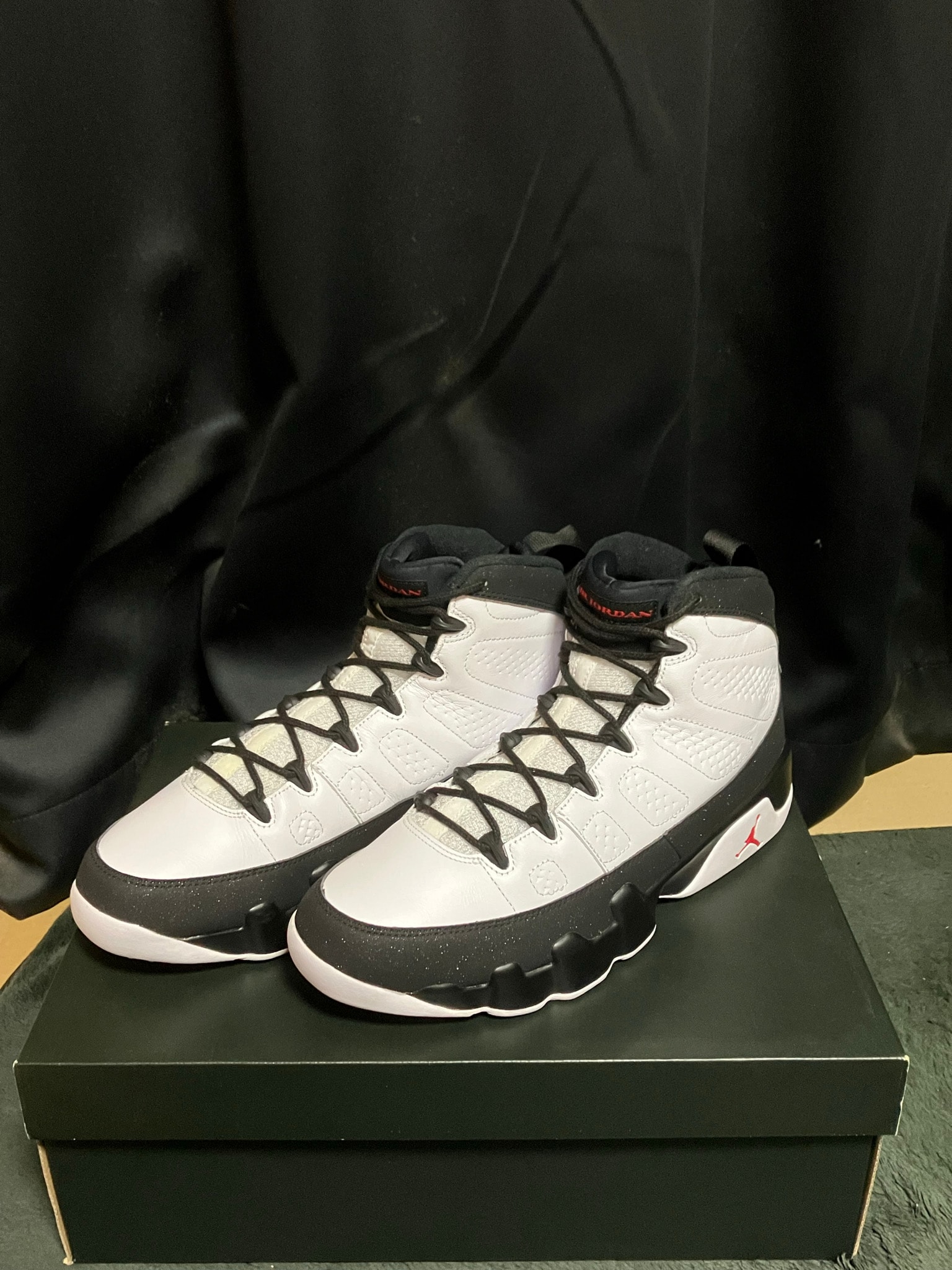 Nike Air Jordan 9 Retro "Space Jam" (2016)