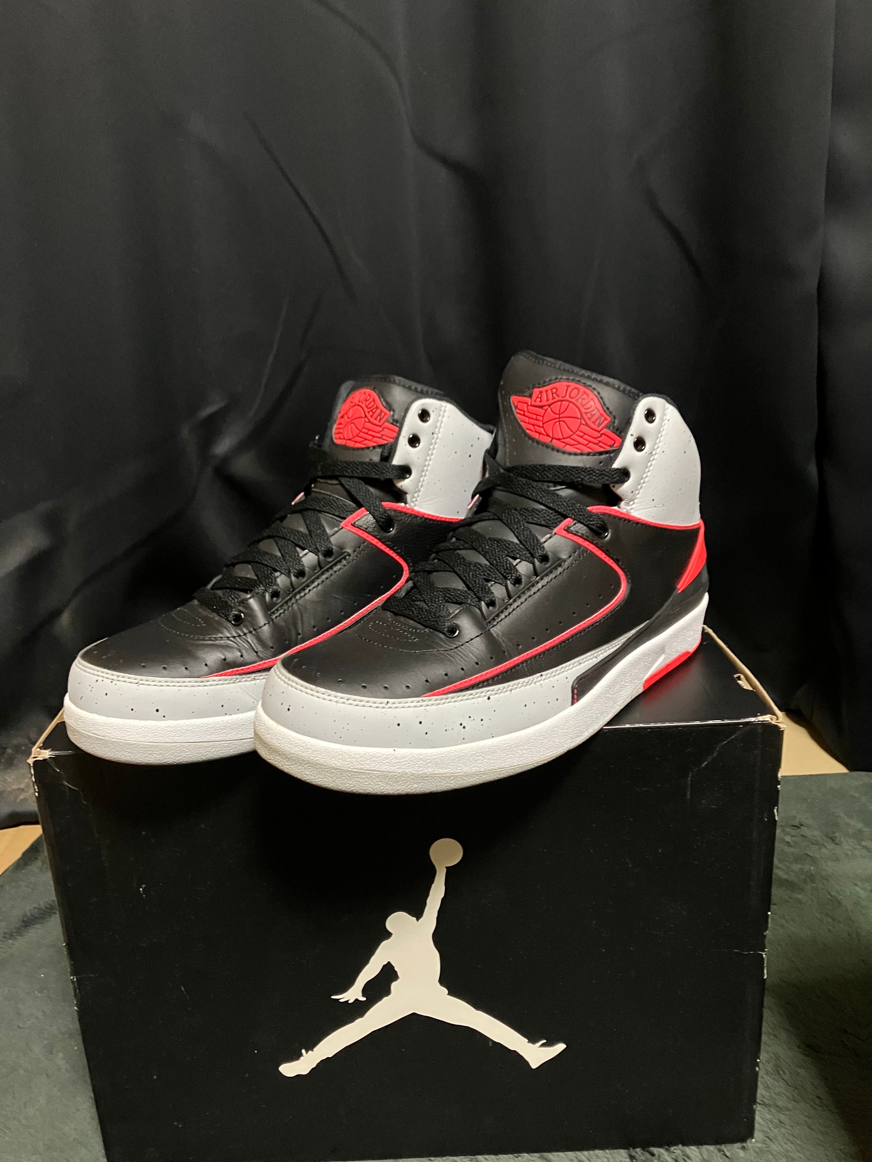 ナイキ エアジョーダン 2 レトロ "インフラレッド セメント"