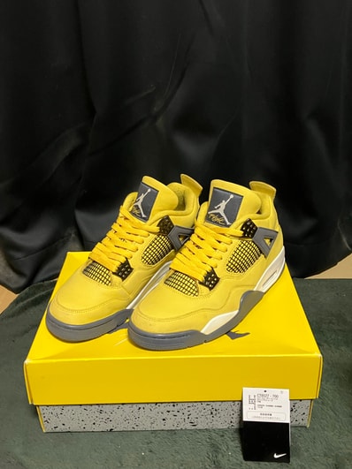 Nike Air Jordan 4 "Tour Yellow"