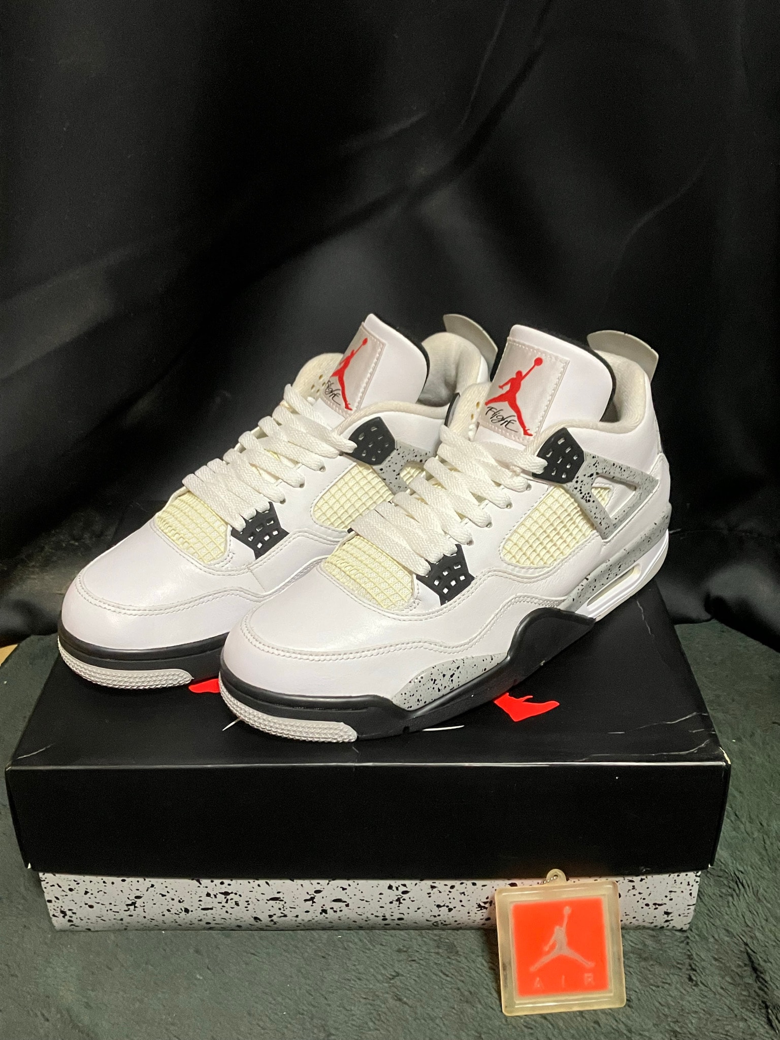 Nike Air Jordan 4 Retro "White Cement" (2016)