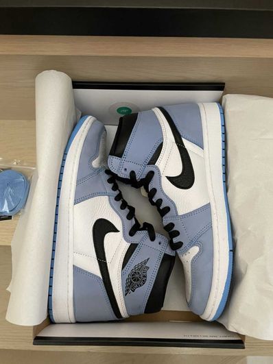 Nike Air Jordan 1 High OG "University Blue"