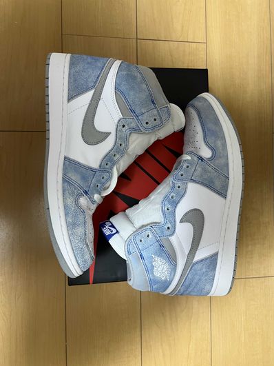 Nike Air Jordan 1 High OG "Hyper Royal"