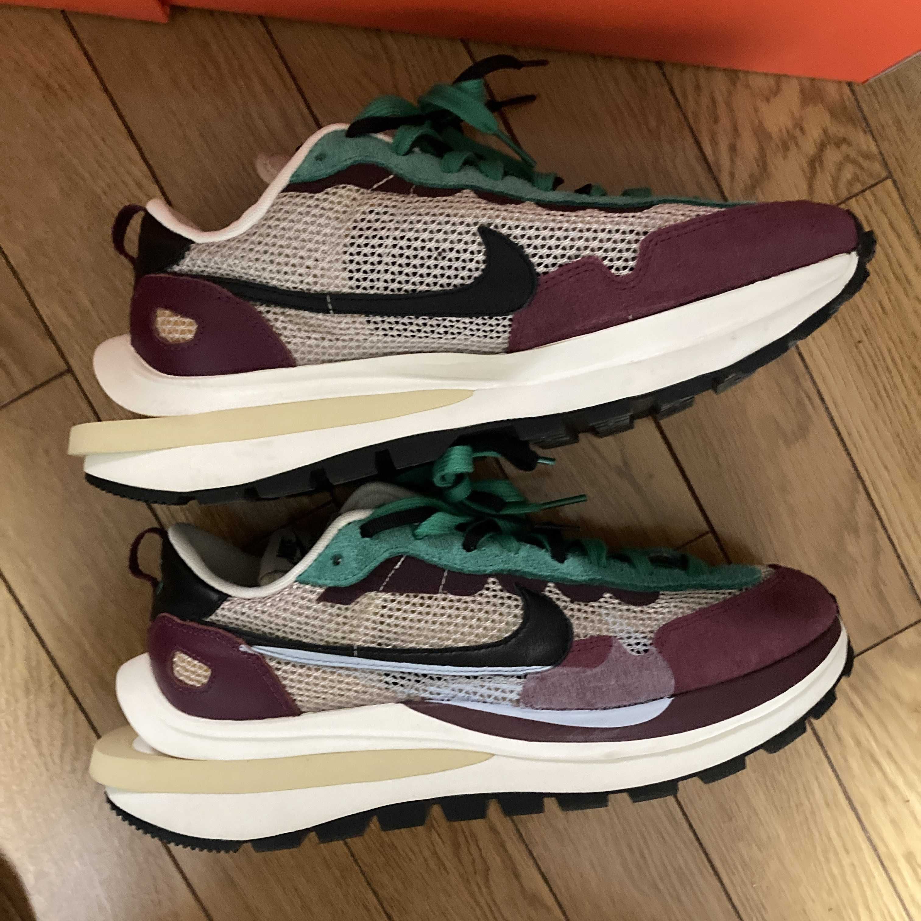 sacai × Nike Vapor Waffle "String/Red/Green"