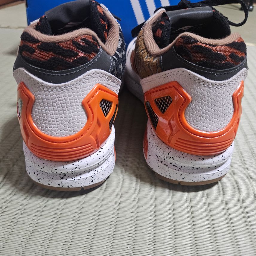 B (目立った傷や汚れなし)】アトモス × アディダス ZX 8000 B (目立った傷や汚れなし)】アトモス × アディダス ZX 8000