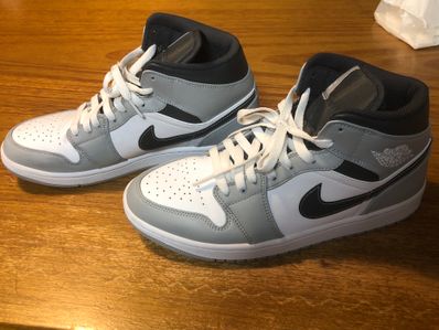 Nike Air Jordan 1 Mid "Light Smoke Grey/White/Black"