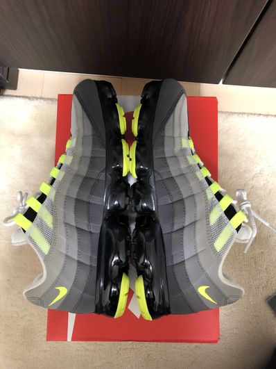 Nike Air Vapormax 95 "Neon"