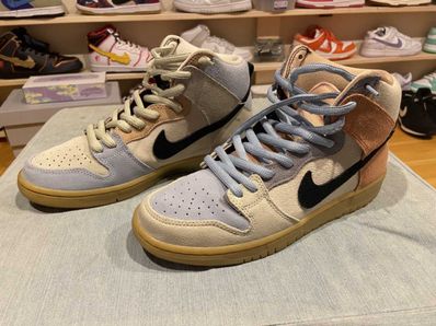 Nike SB Dunk High "Easter Spectrum"