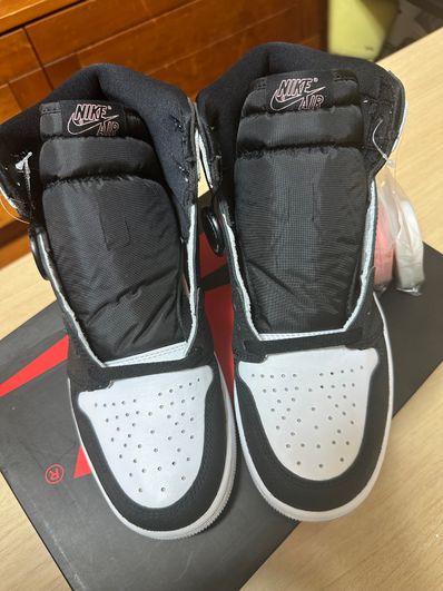 Nike Air Jordan 1 High OG "Bleached Coral"