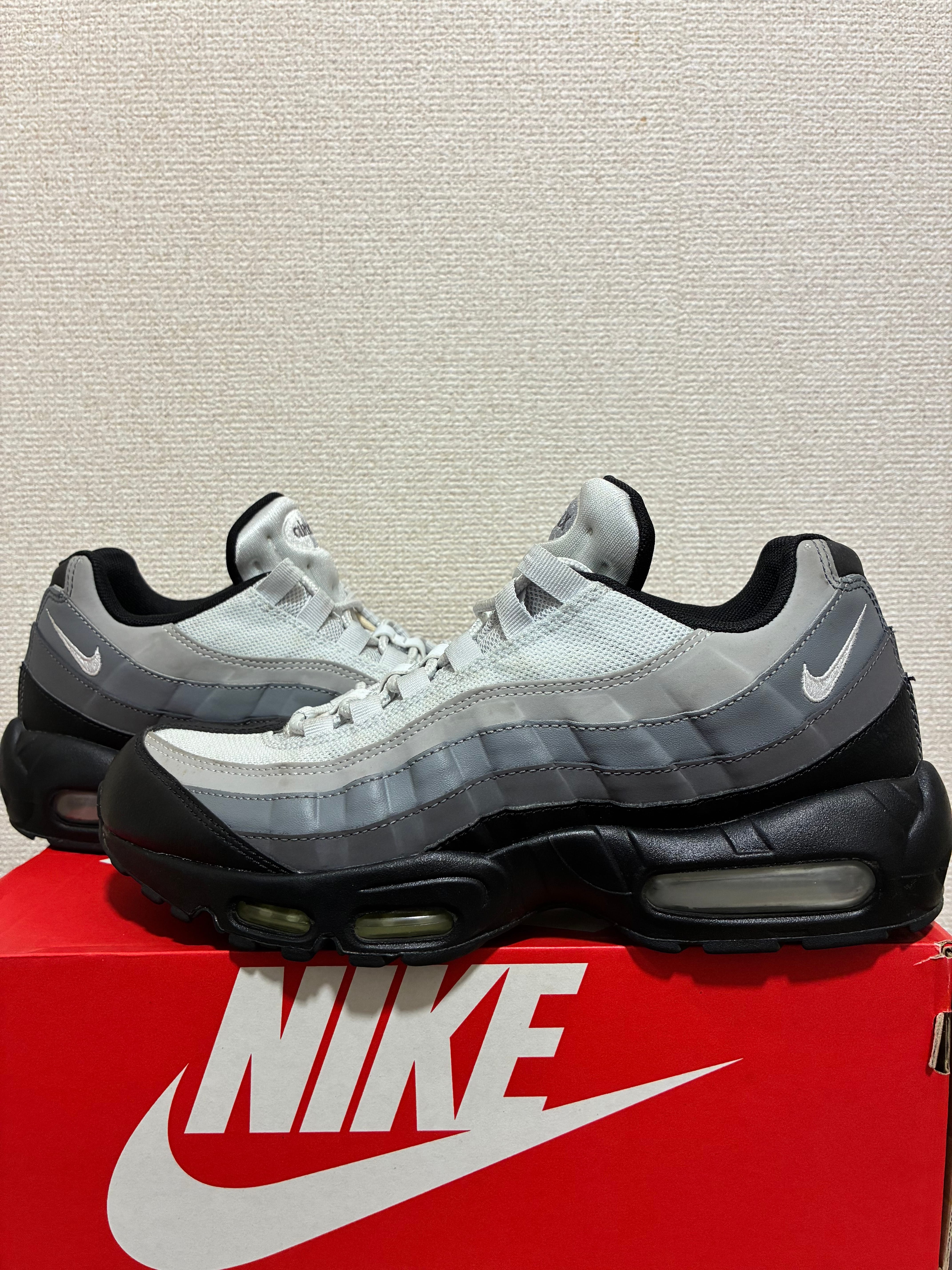 【美中古】【即購入OK】NIKE エアマックス95 ESSENTIAL 27.0 ナイキ エアマックス 95 エッセンシャル 