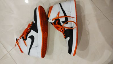 Nike Air Jordan 1 Retro High OG "Electro Orange"