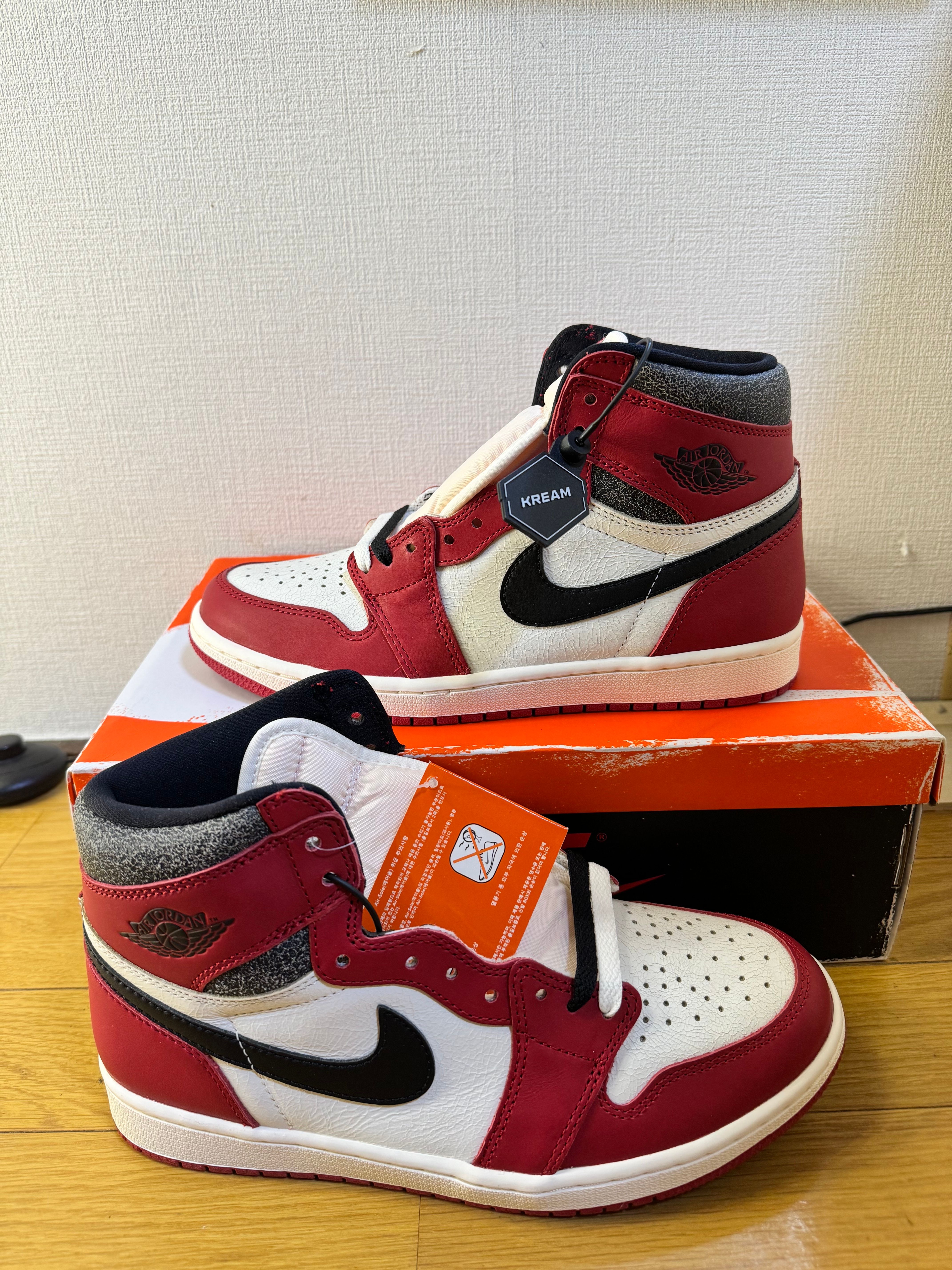 Nike Air Jordan 1 High OG "Lost & Found/Chicago"