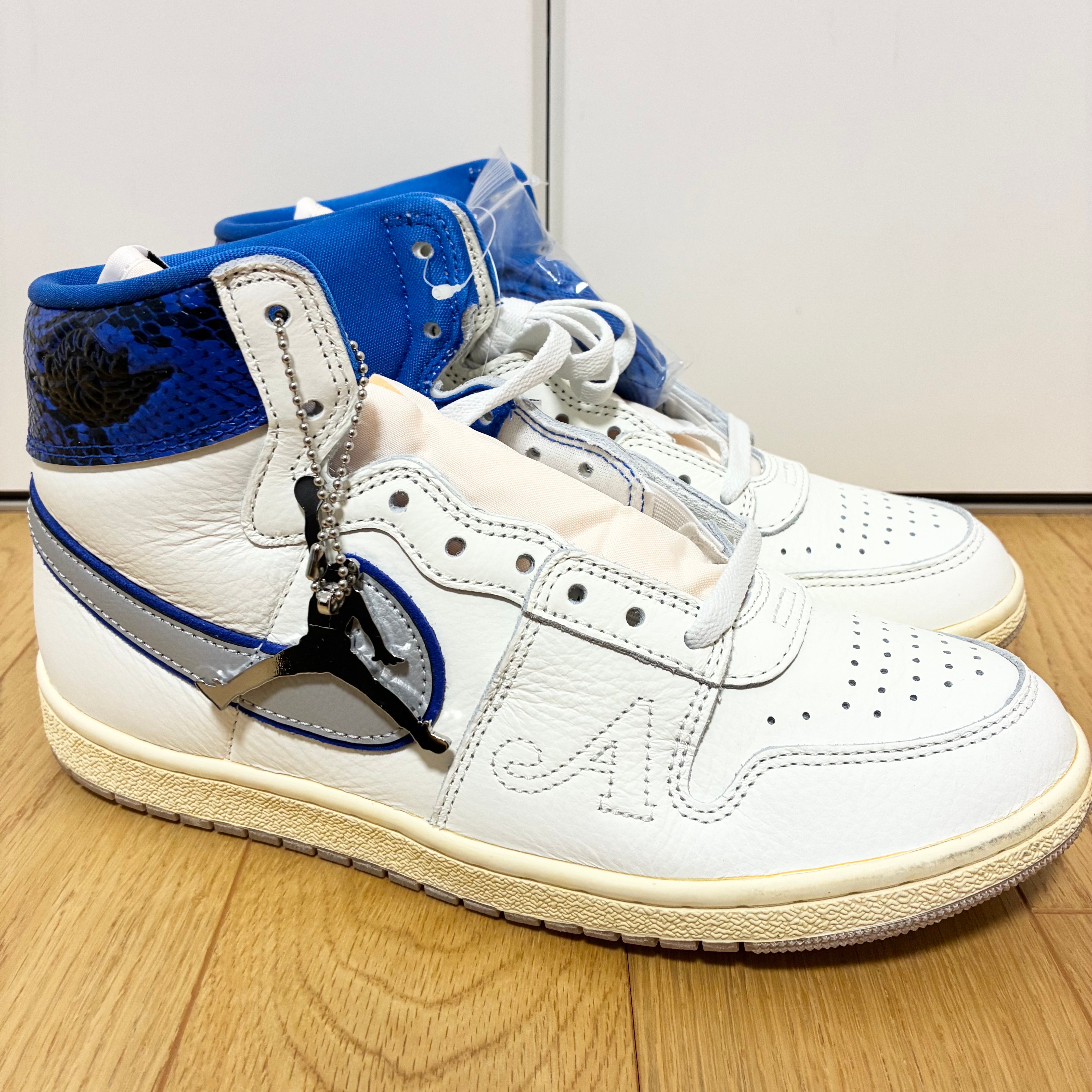 Jordan 13 スニーカー レッド/ホワイト/グレー 28.5cm ナイキ エアシップ (NIKE Air Ship) の新作・中古通販｜スニーカーダンク