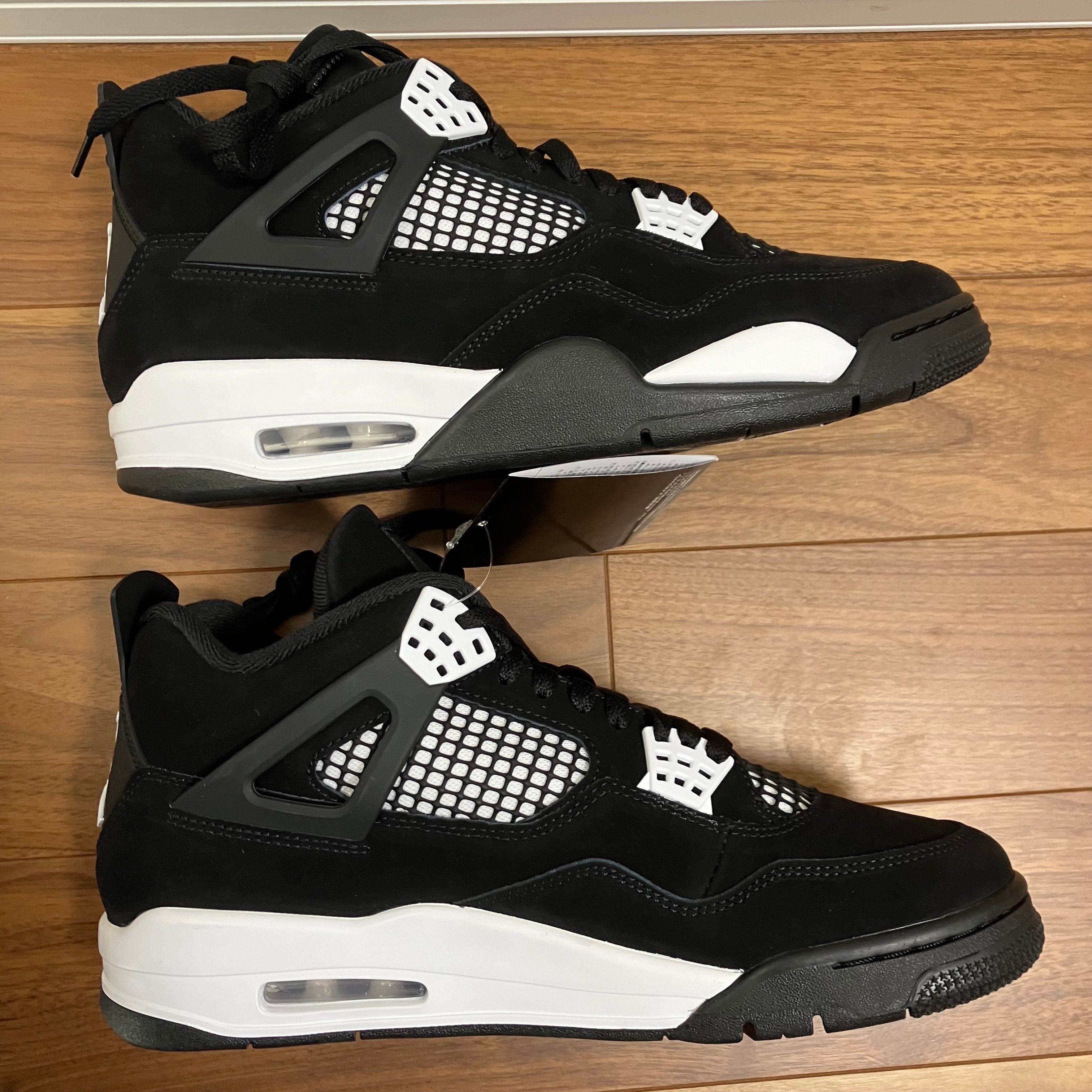 Nike Air Jordan 4 Retro "White Thunder"