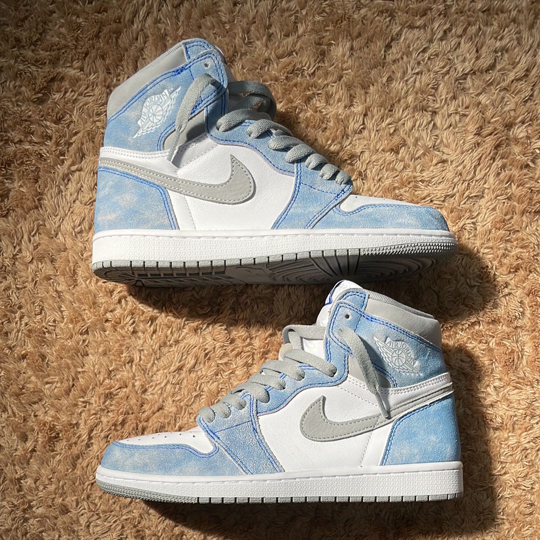Nike Air Jordan 1 High OG "Hyper Royal"