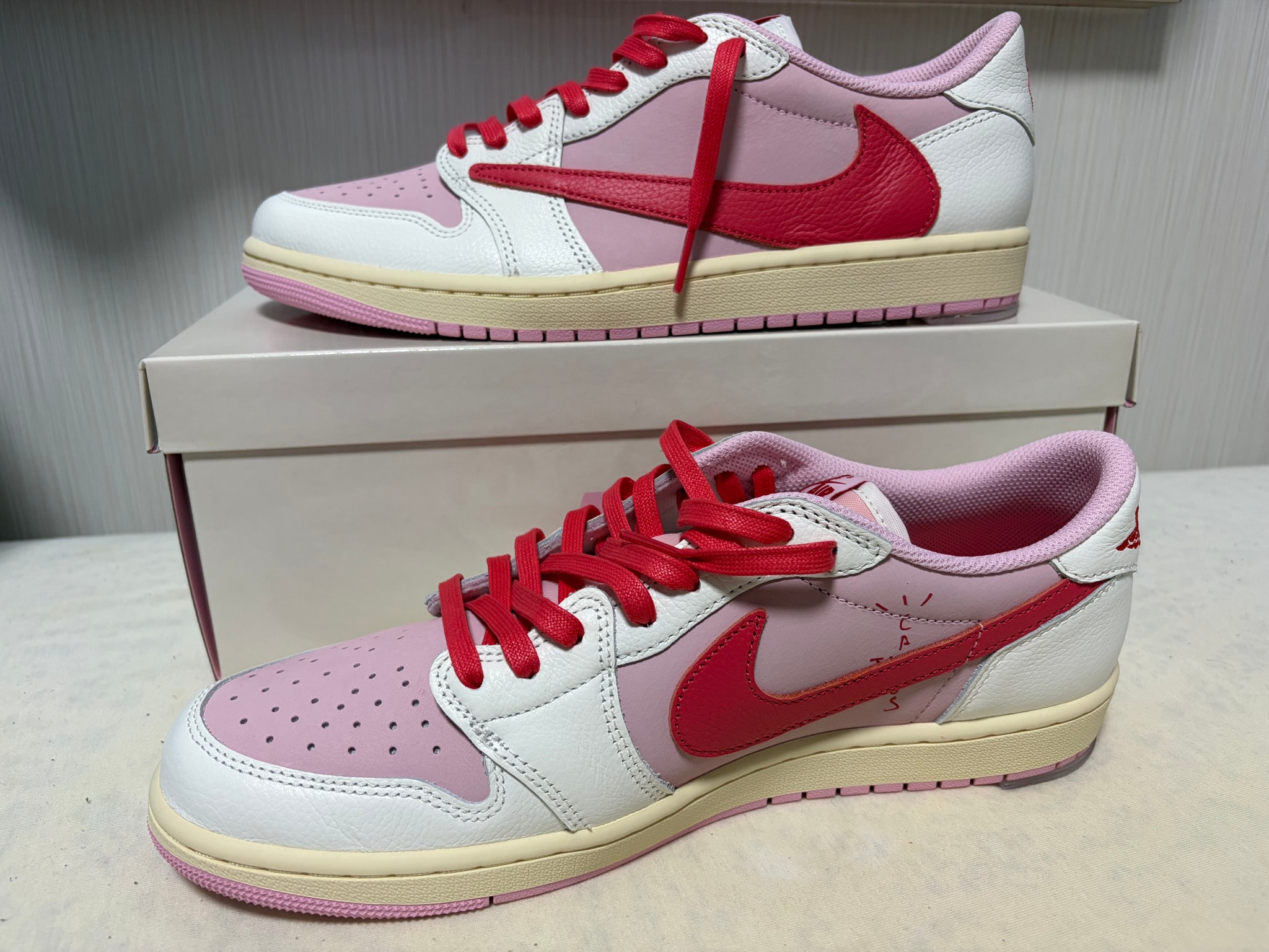 Travis Scott × Nike Air Jordan 1 Retro Low OG "Sail/Tropical Pink"