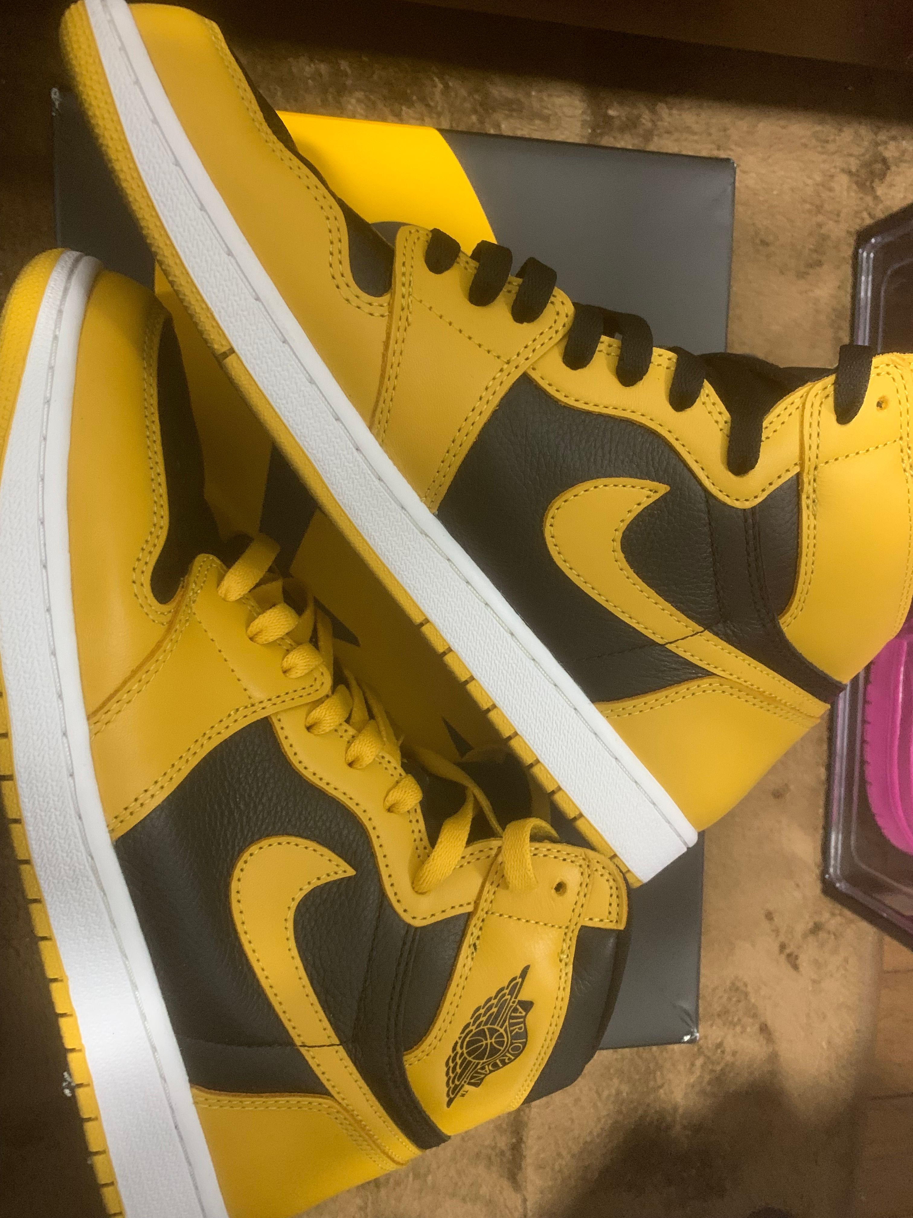 Nike Air Jordan 1 High OG "Pollen" 