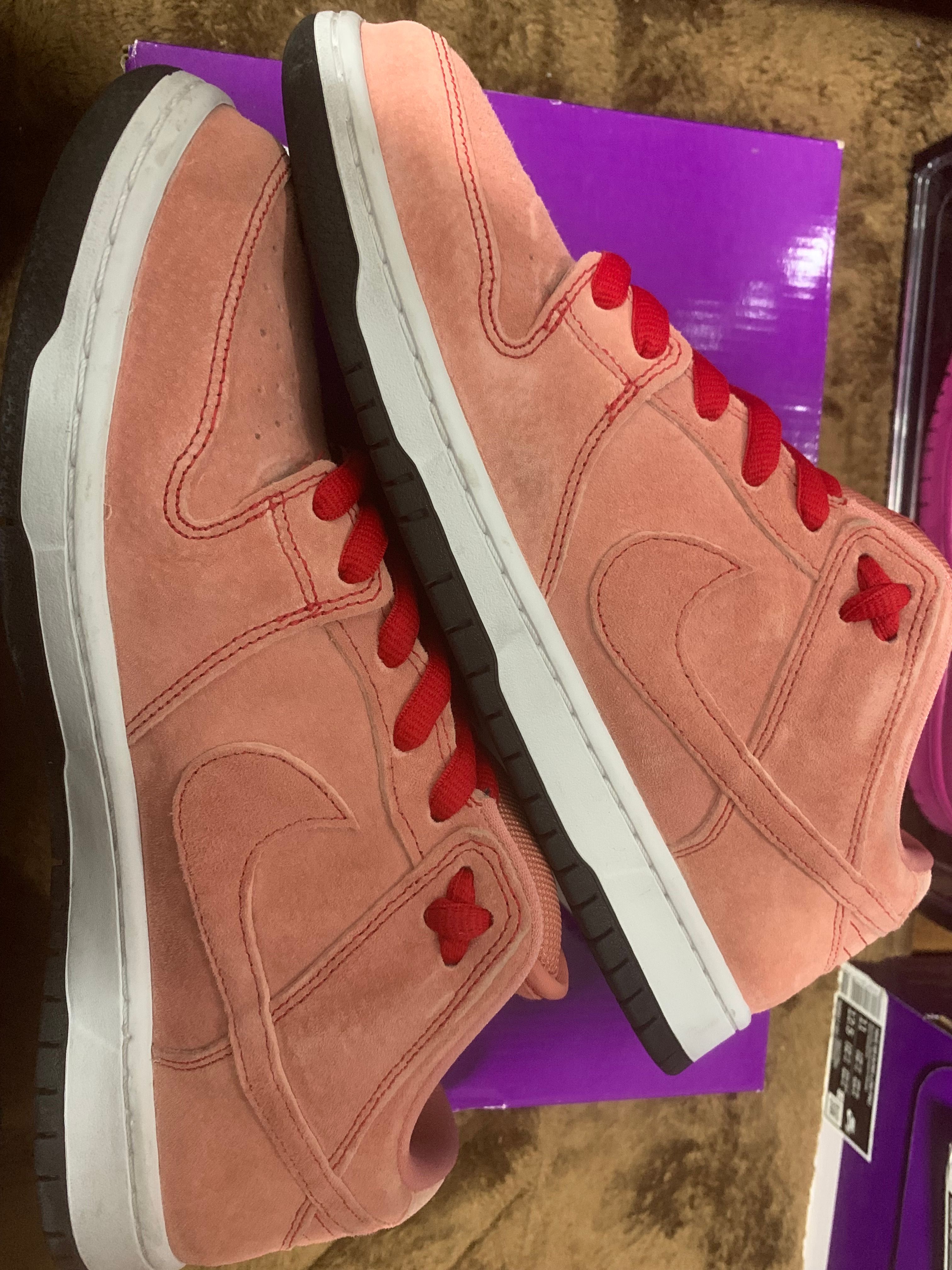 Nike SB Dunk Low "Pink Pig"