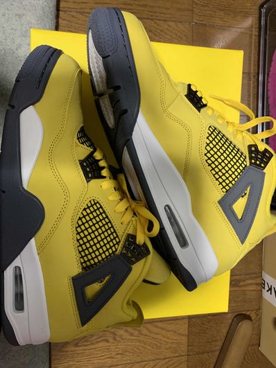 Nike Air Jordan 4 "Tour Yellow"