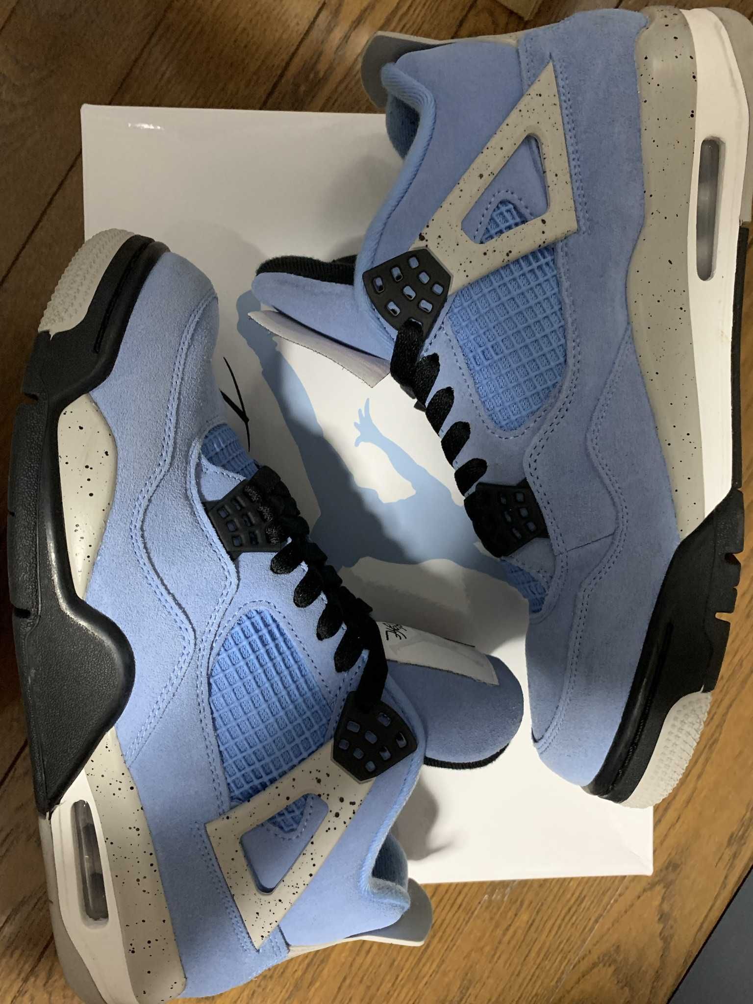 Nike Air Jordan 4 "University Blue"