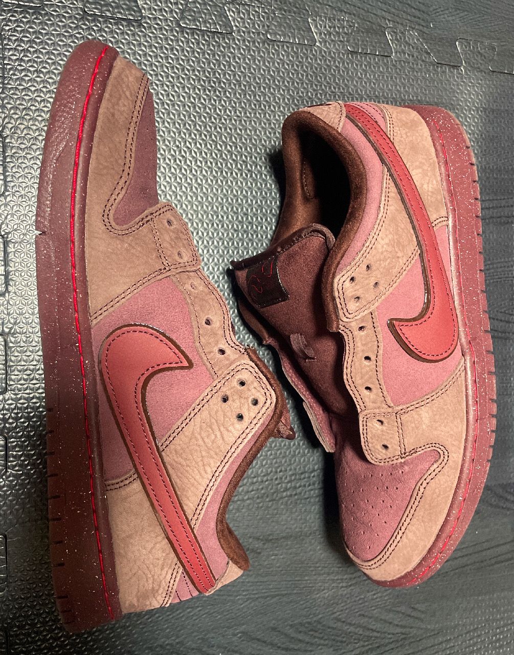 Nike SB Dunk Low PRM City of Love "Burgundy"