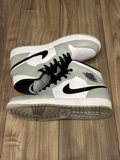 Nike Air Jordan 1 Mid "Light Smoke Grey/White/Black"